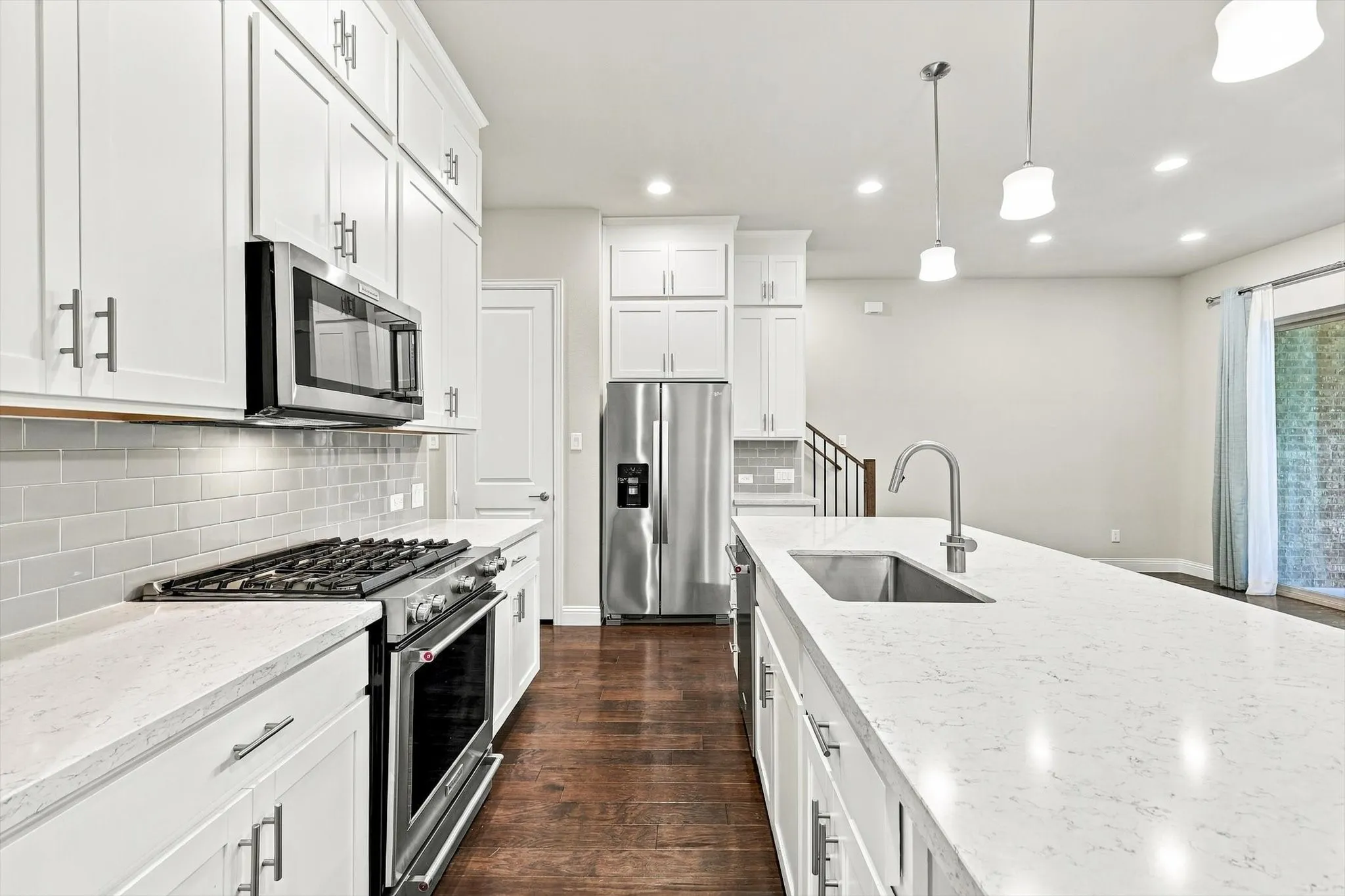 Townhouse For Rent in Collin County , 17764 Agave Lane, Dallas, Texas 75252, 3 Bedroom, 3 Bathroom, 2 Garage spaces, 1,921 Sqft, built in 2017, mls#21393577, Real Estate Agent in Dallas, Homes For Rent in Collin county, Homes For Rent in Dallas, Realtor in Dallas Texas, Real Estate Brokerage Independent Realty Texas, Luminita Cordes Realtor