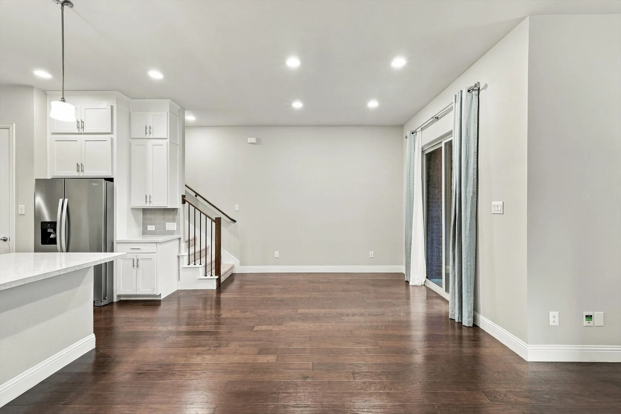 Townhouse For Rent in Collin County , 17764 Agave Lane, Dallas, Texas 75252, 3 Bedroom, 3 Bathroom, 2 Garage spaces, 1,921 Sqft, built in 2017, mls#21393577, Real Estate Agent in Dallas, Homes For Rent in Collin county, Homes For Rent in Dallas, Realtor in Dallas Texas, Real Estate Brokerage Independent Realty Texas, Luminita Cordes Realtor