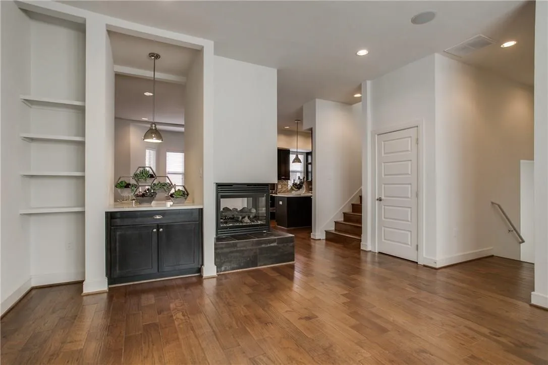 Townhouse For Rent in Dallas County , 2525 State Street 1110, Dallas, Texas 75201, 3 Bedroom, 4 Bathroom, 3 Garage spaces, 2,282 Sqft, built in 2016, mls#21393578, Real Estate Agent in Dallas, Homes For Rent in Dallas county, Homes For Rent in Dallas, Realtor in Dallas Texas, Real Estate Brokerage Independent Realty Texas, Luminita Cordes Realtor