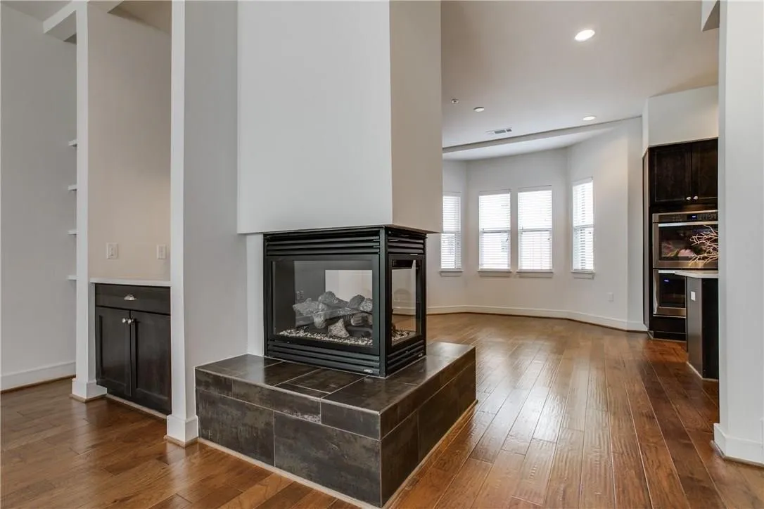 Townhouse For Rent in Dallas County , 2525 State Street 1110, Dallas, Texas 75201, 3 Bedroom, 4 Bathroom, 3 Garage spaces, 2,282 Sqft, built in 2016, mls#21393578, Real Estate Agent in Dallas, Homes For Rent in Dallas county, Homes For Rent in Dallas, Realtor in Dallas Texas, Real Estate Brokerage Independent Realty Texas, Luminita Cordes Realtor