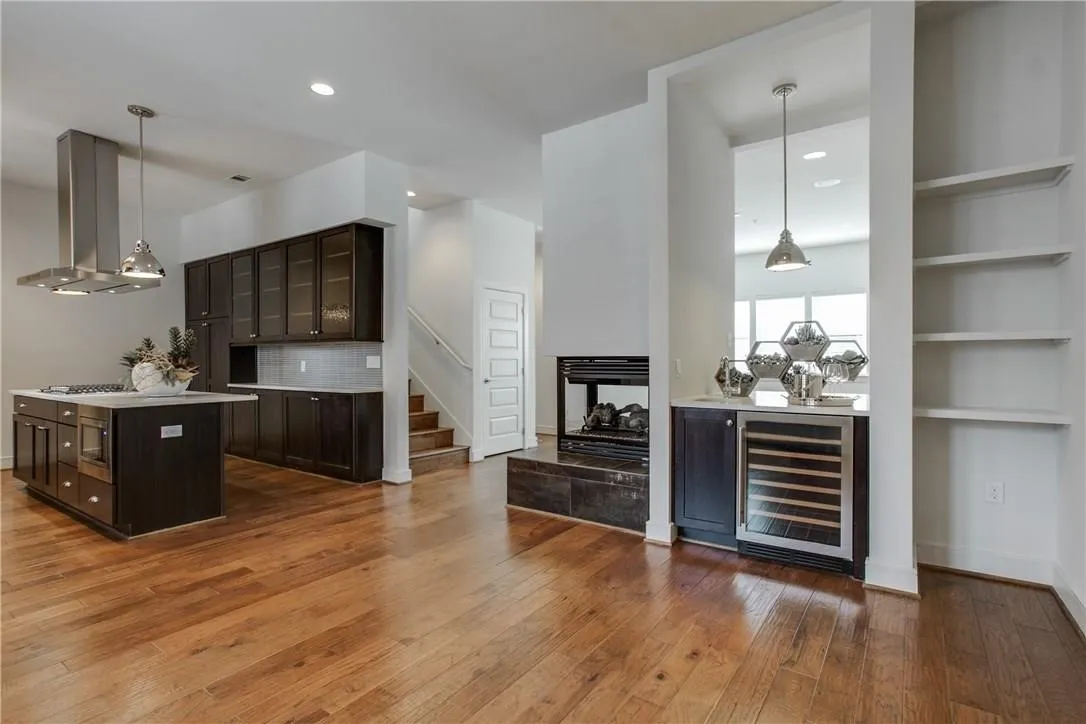 Townhouse For Rent in Dallas County , 2525 State Street 1110, Dallas, Texas 75201, 3 Bedroom, 4 Bathroom, 3 Garage spaces, 2,282 Sqft, built in 2016, mls#21393578, Real Estate Agent in Dallas, Homes For Rent in Dallas county, Homes For Rent in Dallas, Realtor in Dallas Texas, Real Estate Brokerage Independent Realty Texas, Luminita Cordes Realtor