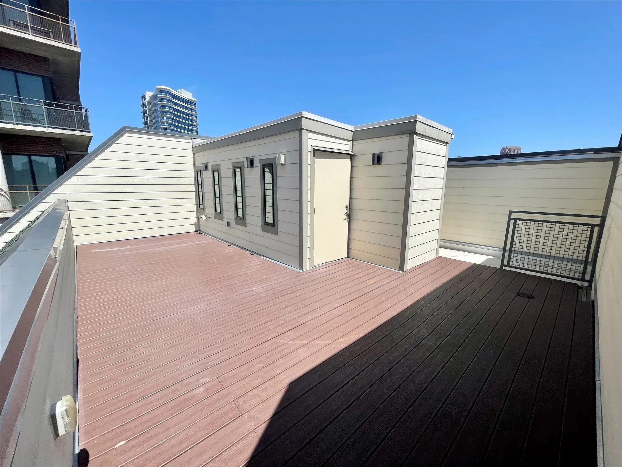 Townhouse For Rent in Dallas County , 2525 State Street 1110, Dallas, Texas 75201, 3 Bedroom, 4 Bathroom, 3 Garage spaces, 2,282 Sqft, built in 2016, mls#21393578, Real Estate Agent in Dallas, Homes For Rent in Dallas county, Homes For Rent in Dallas, Realtor in Dallas Texas, Real Estate Brokerage Independent Realty Texas, Luminita Cordes Realtor