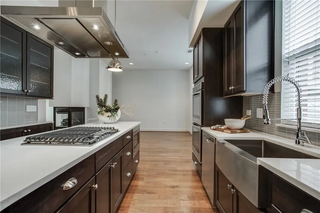 Townhouse For Rent in Dallas County , 2525 State Street 1110, Dallas, Texas 75201, 3 Bedroom, 4 Bathroom, 3 Garage spaces, 2,282 Sqft, built in 2016, mls#21393578, Real Estate Agent in Dallas, Homes For Rent in Dallas county, Homes For Rent in Dallas, Realtor in Dallas Texas, Real Estate Brokerage Independent Realty Texas, Luminita Cordes Realtor