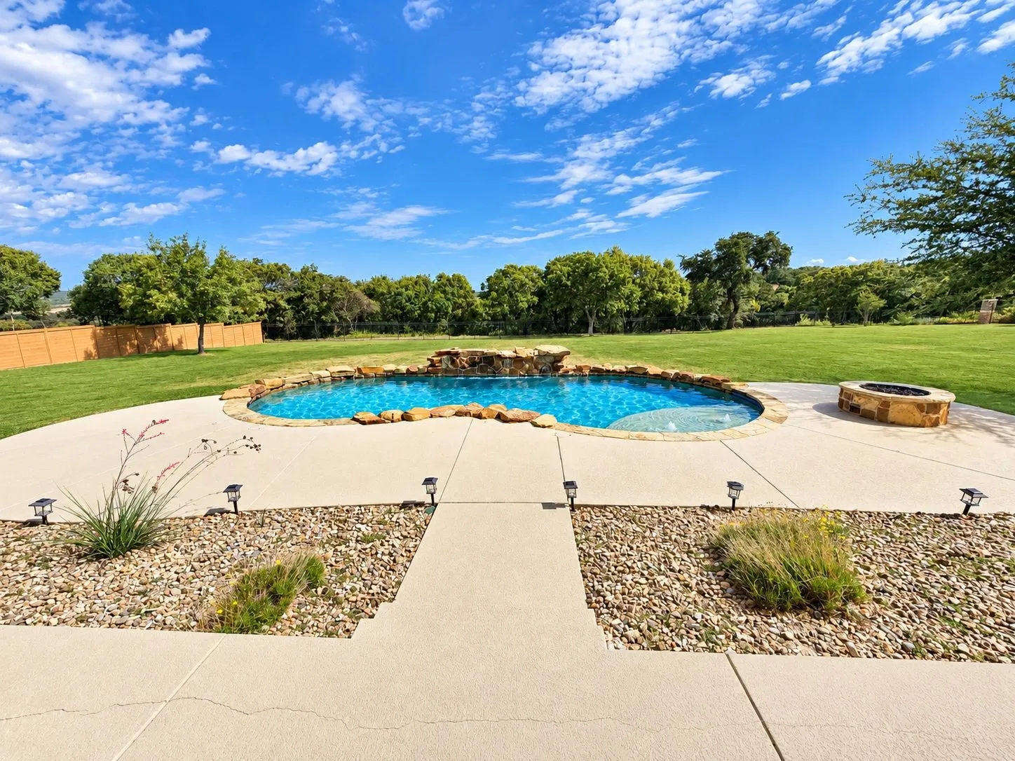 Single Family Residence For Sale in Bell County , 144 Indian Ridge Road, Belton, Texas 76513, 6 Bedroom, 4 Bathroom, 3 Garage spaces, 3,988 Sqft, built in 2018, mls#21393527, Real Estate Agent in Belton, Homes For Sale in Bell county, Homes For Sale in Belton, Realtor in Belton Texas, Real Estate Brokerage Independent Realty Texas, Luminita Cordes Realtor