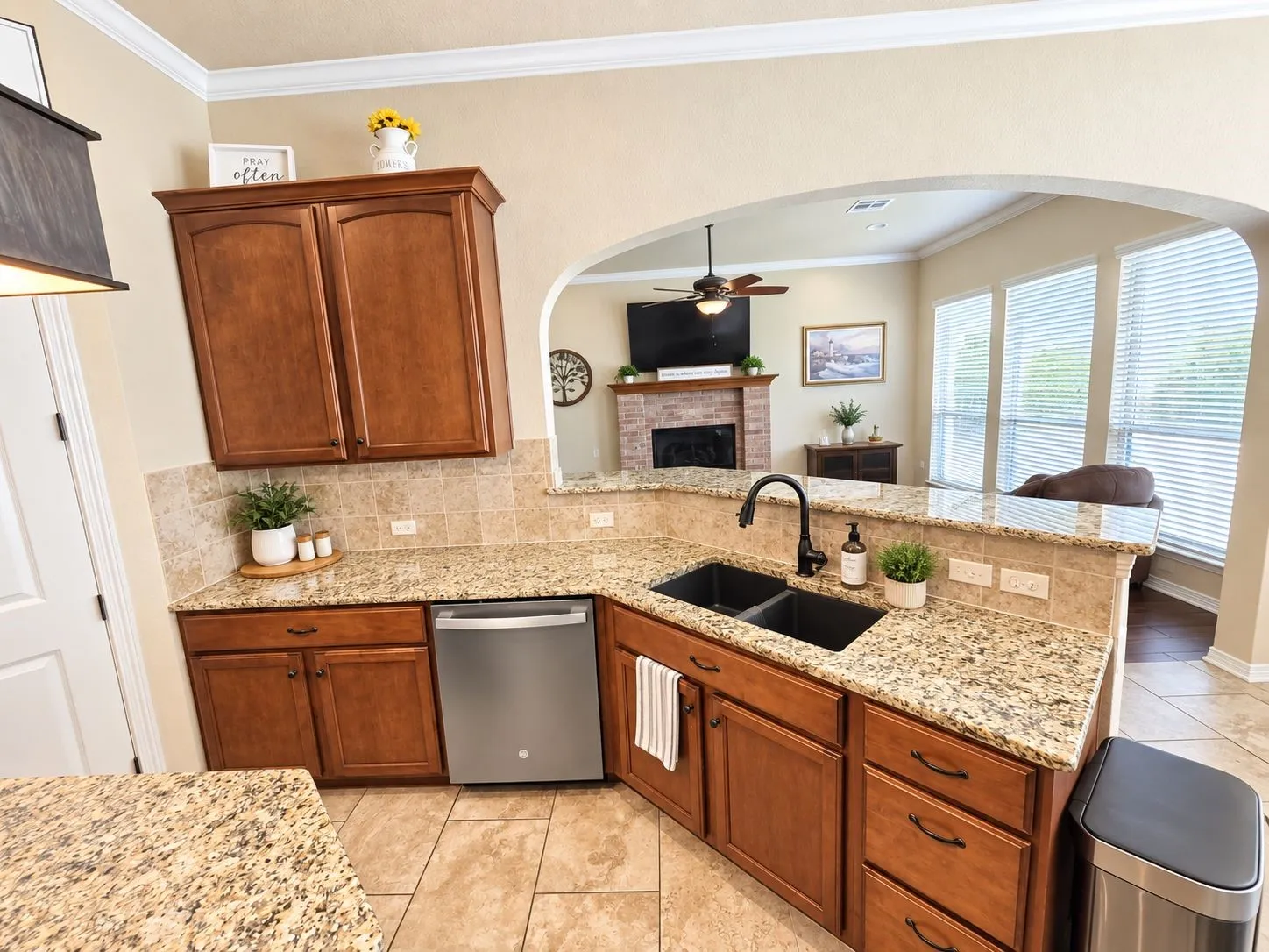 Single Family Residence For Sale in Bell County , 144 Indian Ridge Road, Belton, Texas 76513, 6 Bedroom, 4 Bathroom, 3 Garage spaces, 3,988 Sqft, built in 2018, mls#21393527, Real Estate Agent in Belton, Homes For Sale in Bell county, Homes For Sale in Belton, Realtor in Belton Texas, Real Estate Brokerage Independent Realty Texas, Luminita Cordes Realtor