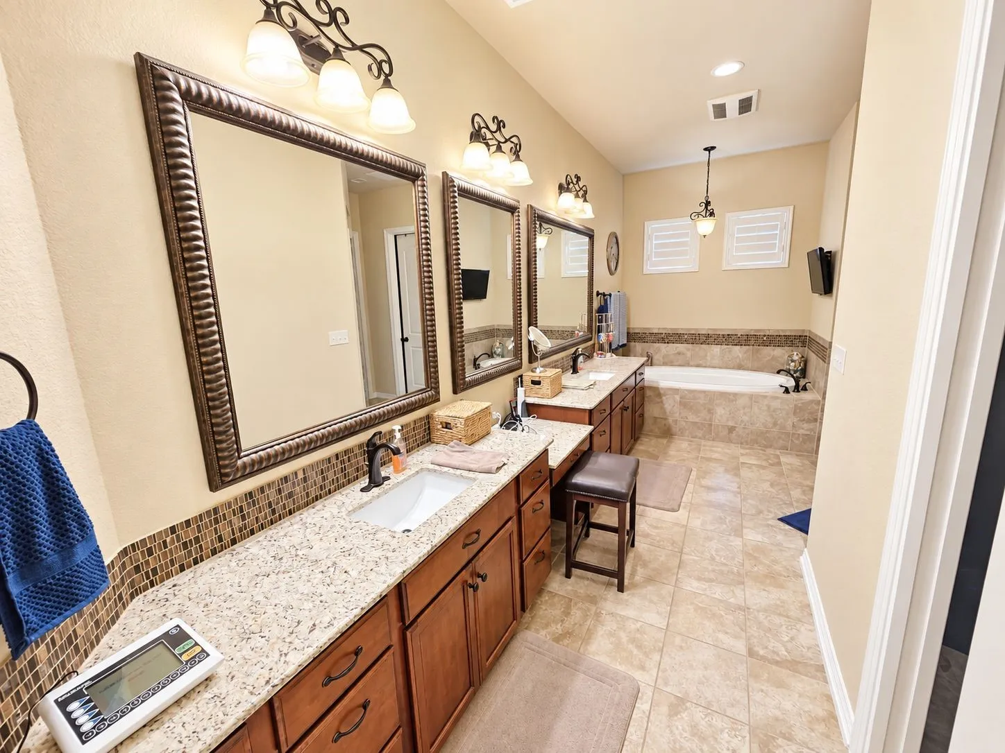 Single Family Residence For Sale in Bell County , 144 Indian Ridge Road, Belton, Texas 76513, 6 Bedroom, 4 Bathroom, 3 Garage spaces, 3,988 Sqft, built in 2018, mls#21393527, Real Estate Agent in Belton, Homes For Sale in Bell county, Homes For Sale in Belton, Realtor in Belton Texas, Real Estate Brokerage Independent Realty Texas, Luminita Cordes Realtor