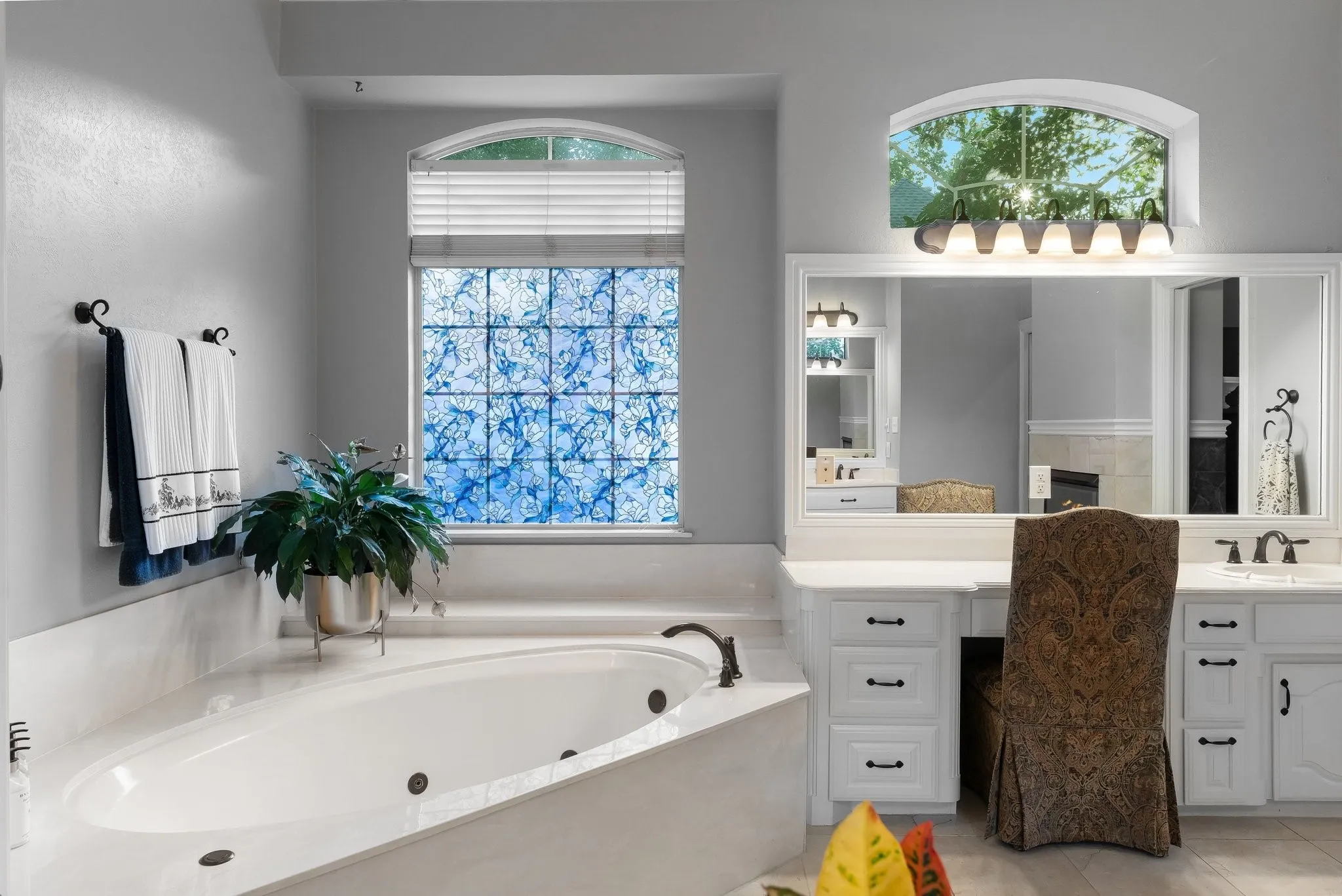 Single Family Residence For Sale in Tarrant County , 303 Covington Way, Colleyville, Texas 76034, 4 Bedroom, 4 Bathroom, 3 Garage spaces, 4,892 Sqft, built in 1991, mls#21393331, Real Estate Agent in Colleyville, Homes For Sale in Tarrant county, Homes For Sale in Colleyville, Realtor in Colleyville Texas, Real Estate Brokerage Independent Realty Texas, Luminita Cordes Realtor