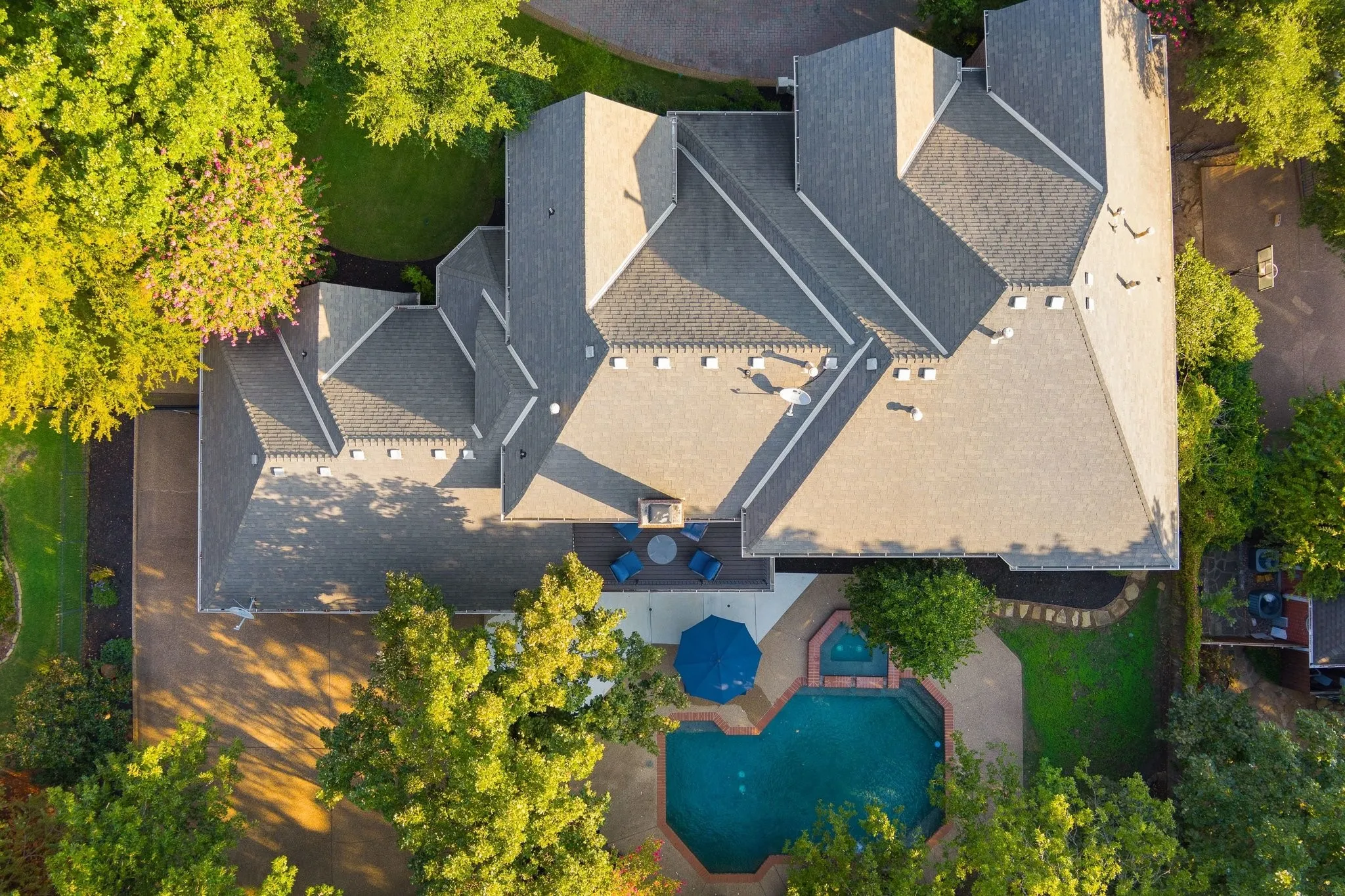 Single Family Residence For Sale in Tarrant County , 303 Covington Way, Colleyville, Texas 76034, 4 Bedroom, 4 Bathroom, 3 Garage spaces, 4,892 Sqft, built in 1991, mls#21393331, Real Estate Agent in Colleyville, Homes For Sale in Tarrant county, Homes For Sale in Colleyville, Realtor in Colleyville Texas, Real Estate Brokerage Independent Realty Texas, Luminita Cordes Realtor