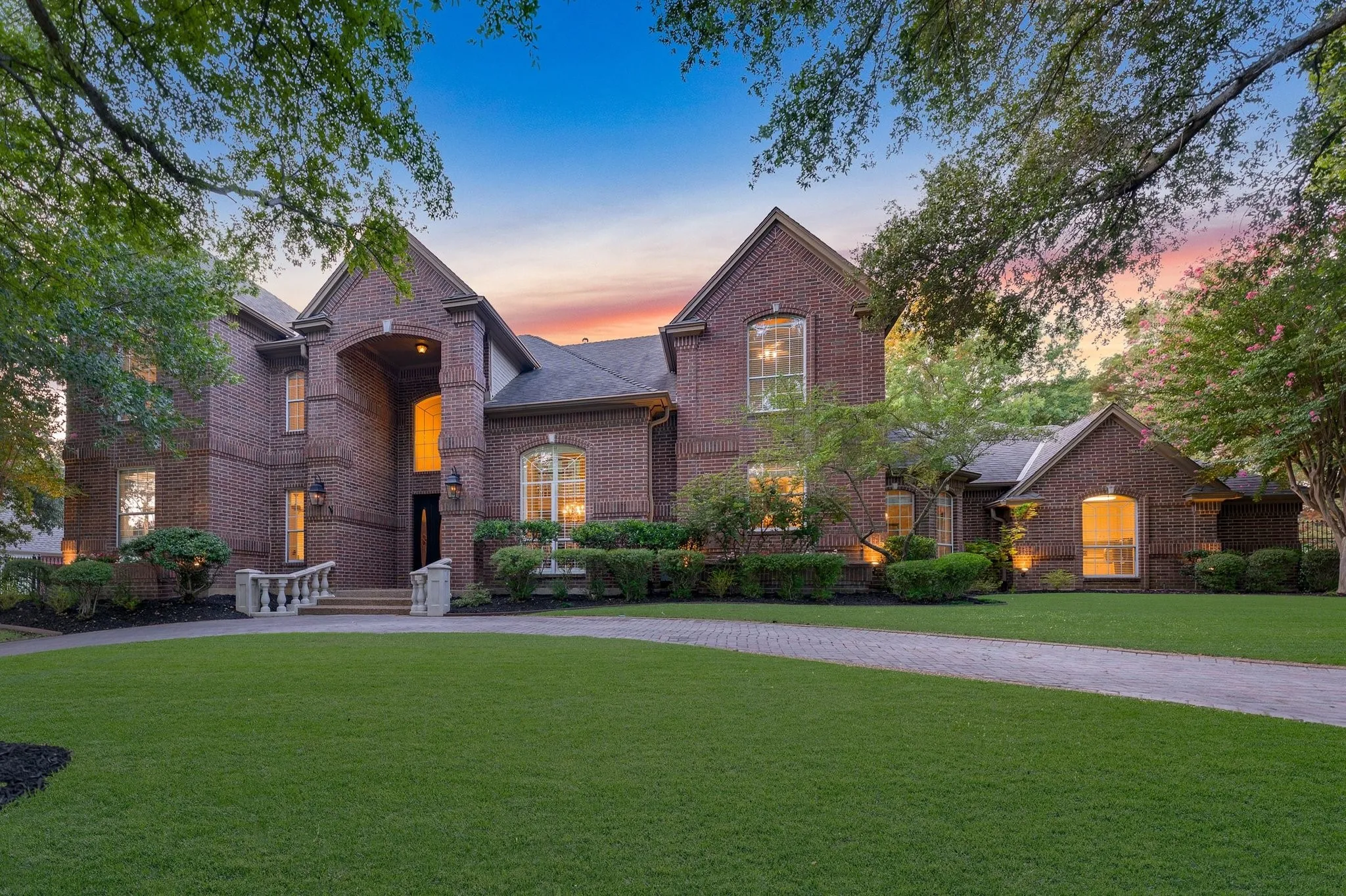 Single Family Residence For Sale in Tarrant County , 303 Covington Way, Colleyville, Texas 76034, 4 Bedroom, 4 Bathroom, 3 Garage spaces, 4,892 Sqft, built in 1991, mls#21393331, Real Estate Agent in Colleyville, Homes For Sale in Tarrant county, Homes For Sale in Colleyville, Realtor in Colleyville Texas, Real Estate Brokerage Independent Realty Texas, Luminita Cordes Realtor