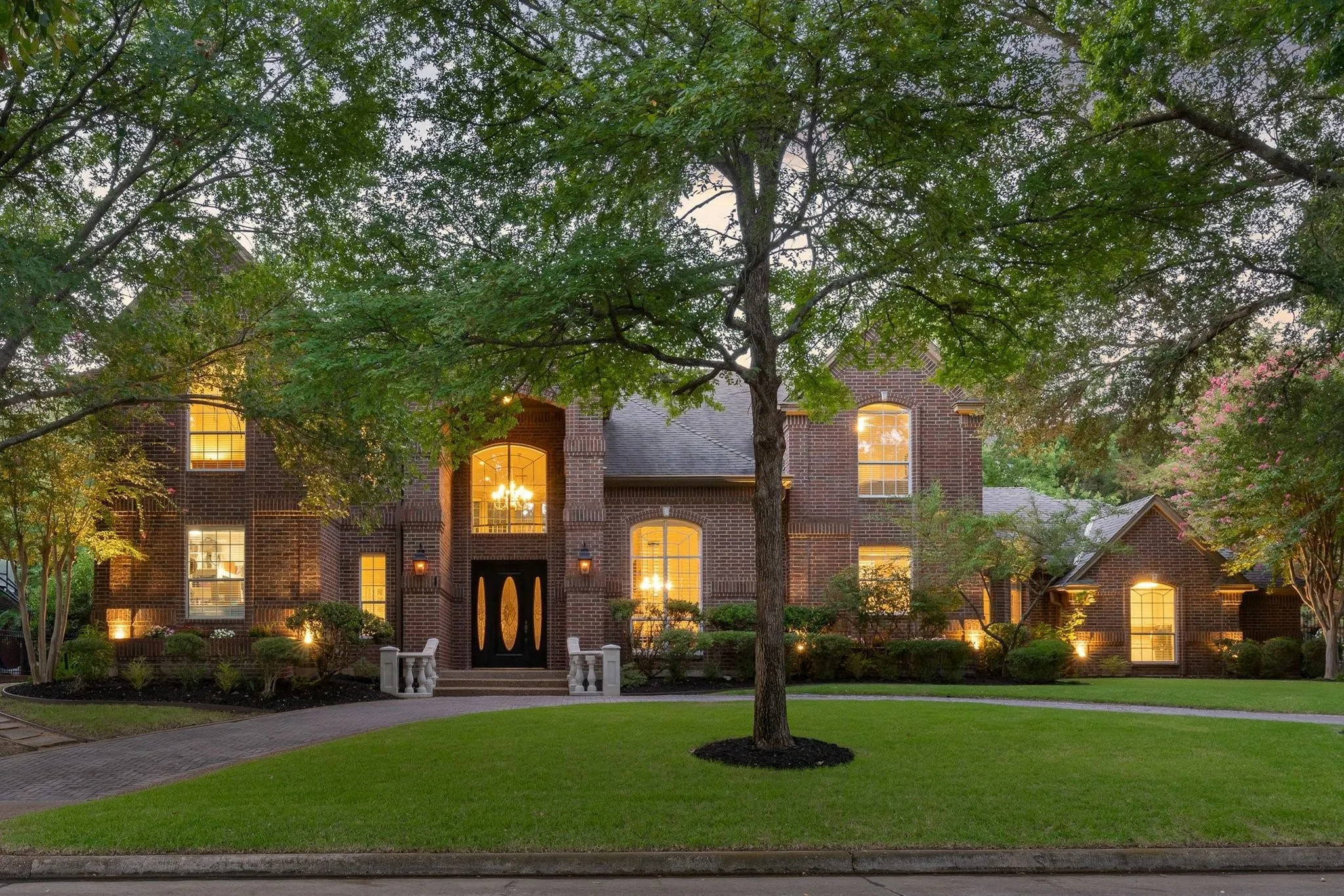 Single Family Residence For Sale in Tarrant County , 303 Covington Way, Colleyville, Texas 76034, 4 Bedroom, 4 Bathroom, 3 Garage spaces, 4,892 Sqft, built in 1991, mls#21393331, Real Estate Agent in Colleyville, Homes For Sale in Tarrant county, Homes For Sale in Colleyville, Realtor in Colleyville Texas, Real Estate Brokerage Independent Realty Texas, Luminita Cordes Realtor