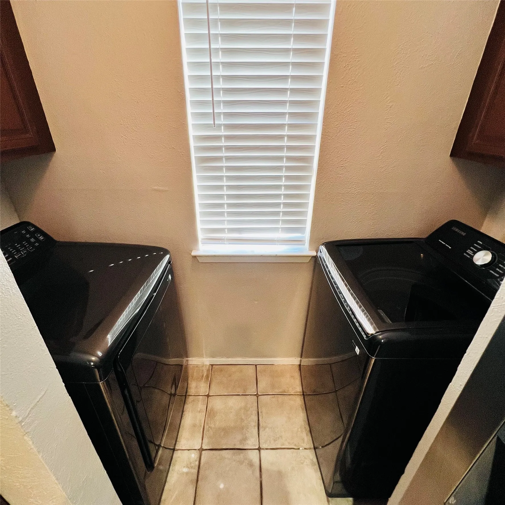 Condominium For Rent in Dallas County , 3635 Garden Brook Drive 6300, Farmers Branch, Texas 75234, 2 Bedroom, 3 Bathroom, Garage spaces, 1,158 Sqft, built in 1983, mls#21393585, Real Estate Agent in Farmers Branch, Homes For Rent in Dallas county, Homes For Rent in Farmers Branch, Realtor in Farmers Branch Texas, Real Estate Brokerage Independent Realty Texas, Luminita Cordes Realtor