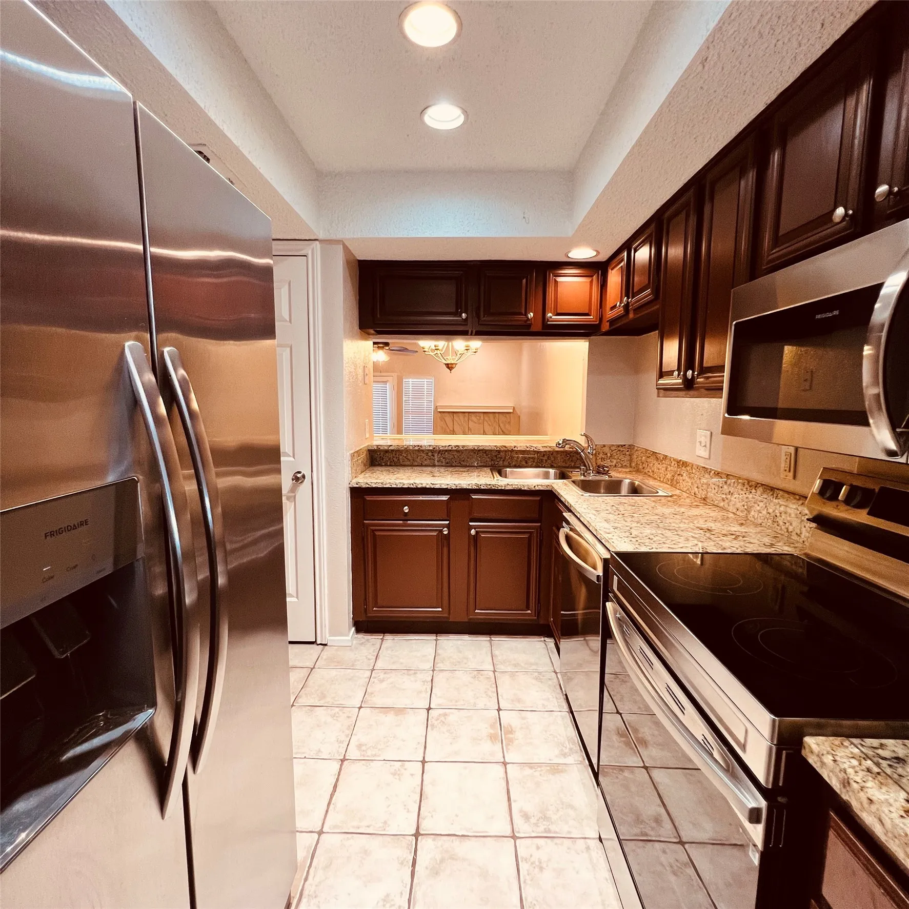Condominium For Rent in Dallas County , 3635 Garden Brook Drive 6300, Farmers Branch, Texas 75234, 2 Bedroom, 3 Bathroom, Garage spaces, 1,158 Sqft, built in 1983, mls#21393585, Real Estate Agent in Farmers Branch, Homes For Rent in Dallas county, Homes For Rent in Farmers Branch, Realtor in Farmers Branch Texas, Real Estate Brokerage Independent Realty Texas, Luminita Cordes Realtor