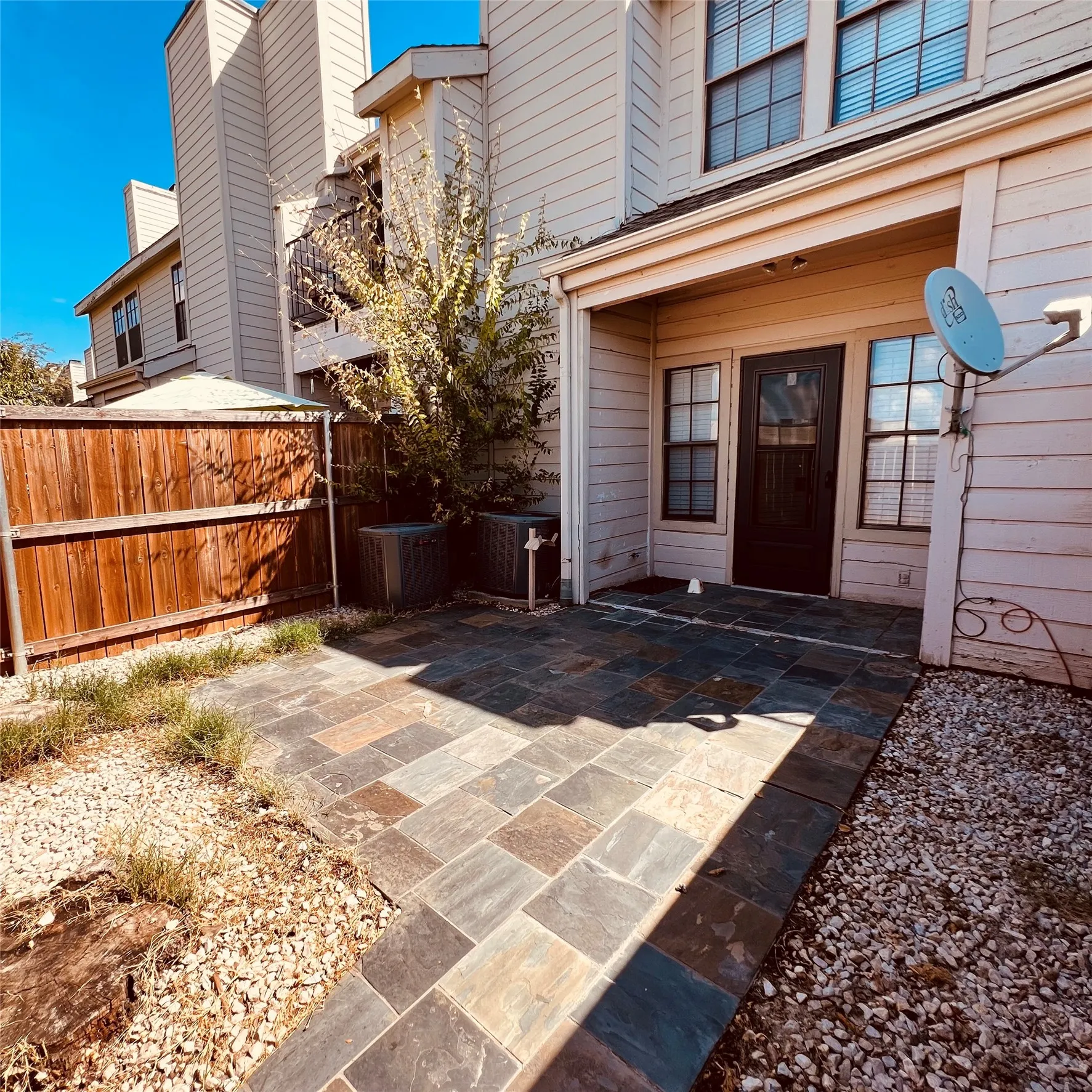 Condominium For Rent in Dallas County , 3635 Garden Brook Drive 6300, Farmers Branch, Texas 75234, 2 Bedroom, 3 Bathroom, Garage spaces, 1,158 Sqft, built in 1983, mls#21393585, Real Estate Agent in Farmers Branch, Homes For Rent in Dallas county, Homes For Rent in Farmers Branch, Realtor in Farmers Branch Texas, Real Estate Brokerage Independent Realty Texas, Luminita Cordes Realtor
