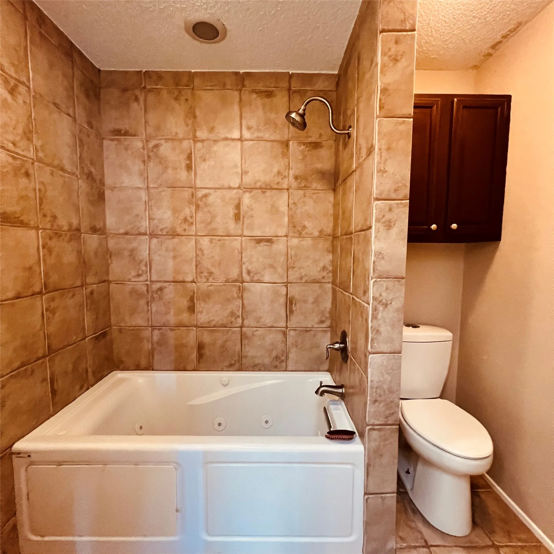 Condominium For Rent in Dallas County , 3635 Garden Brook Drive 6300, Farmers Branch, Texas 75234, 2 Bedroom, 3 Bathroom, Garage spaces, 1,158 Sqft, built in 1983, mls#21393585, Real Estate Agent in Farmers Branch, Homes For Rent in Dallas county, Homes For Rent in Farmers Branch, Realtor in Farmers Branch Texas, Real Estate Brokerage Independent Realty Texas, Luminita Cordes Realtor