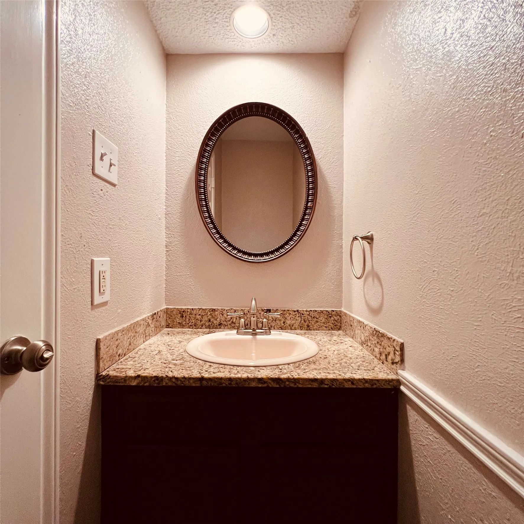Condominium For Rent in Dallas County , 3635 Garden Brook Drive 6300, Farmers Branch, Texas 75234, 2 Bedroom, 3 Bathroom, Garage spaces, 1,158 Sqft, built in 1983, mls#21393585, Real Estate Agent in Farmers Branch, Homes For Rent in Dallas county, Homes For Rent in Farmers Branch, Realtor in Farmers Branch Texas, Real Estate Brokerage Independent Realty Texas, Luminita Cordes Realtor