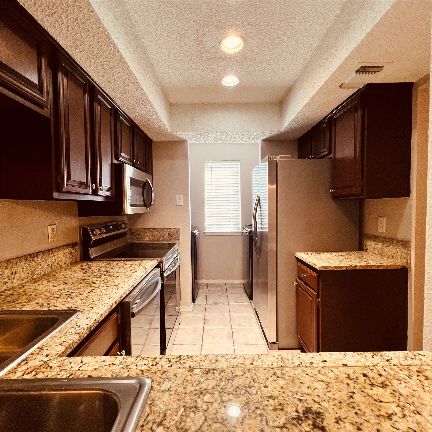 Condominium For Rent in Dallas County , 3635 Garden Brook Drive 6300, Farmers Branch, Texas 75234, 2 Bedroom, 3 Bathroom, Garage spaces, 1,158 Sqft, built in 1983, mls#21393585, Real Estate Agent in Farmers Branch, Homes For Rent in Dallas county, Homes For Rent in Farmers Branch, Realtor in Farmers Branch Texas, Real Estate Brokerage Independent Realty Texas, Luminita Cordes Realtor