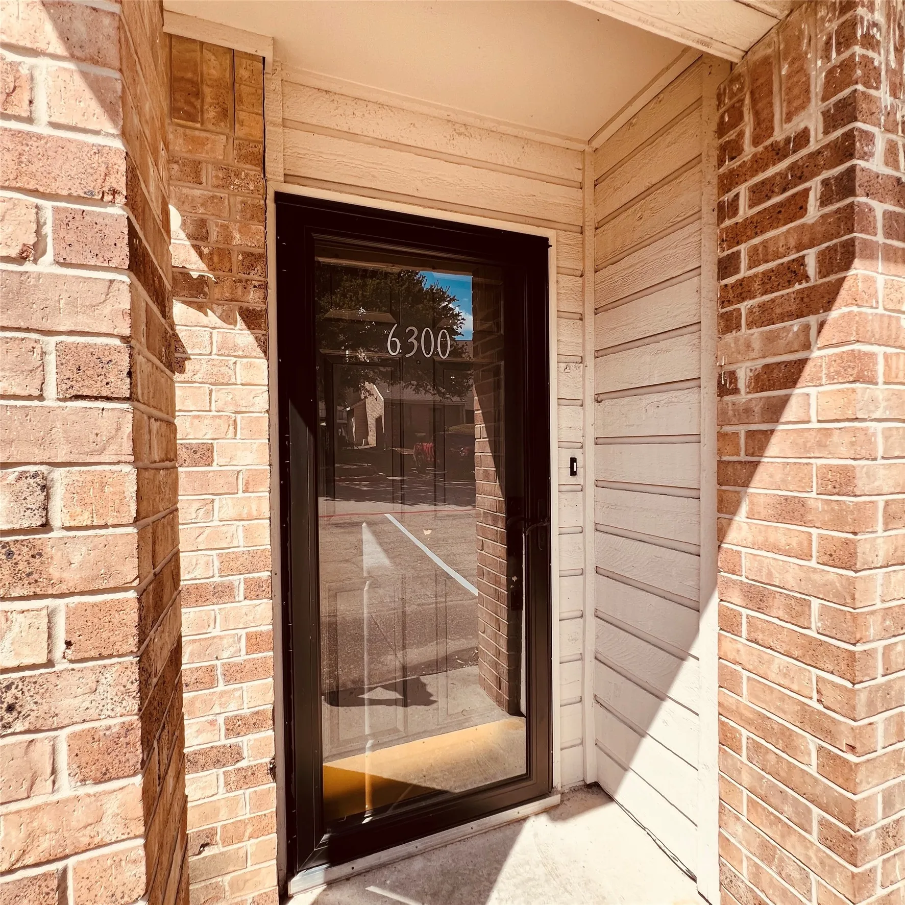 Condominium For Rent in Dallas County , 3635 Garden Brook Drive 6300, Farmers Branch, Texas 75234, 2 Bedroom, 3 Bathroom, Garage spaces, 1,158 Sqft, built in 1983, mls#21393585, Real Estate Agent in Farmers Branch, Homes For Rent in Dallas county, Homes For Rent in Farmers Branch, Realtor in Farmers Branch Texas, Real Estate Brokerage Independent Realty Texas, Luminita Cordes Realtor