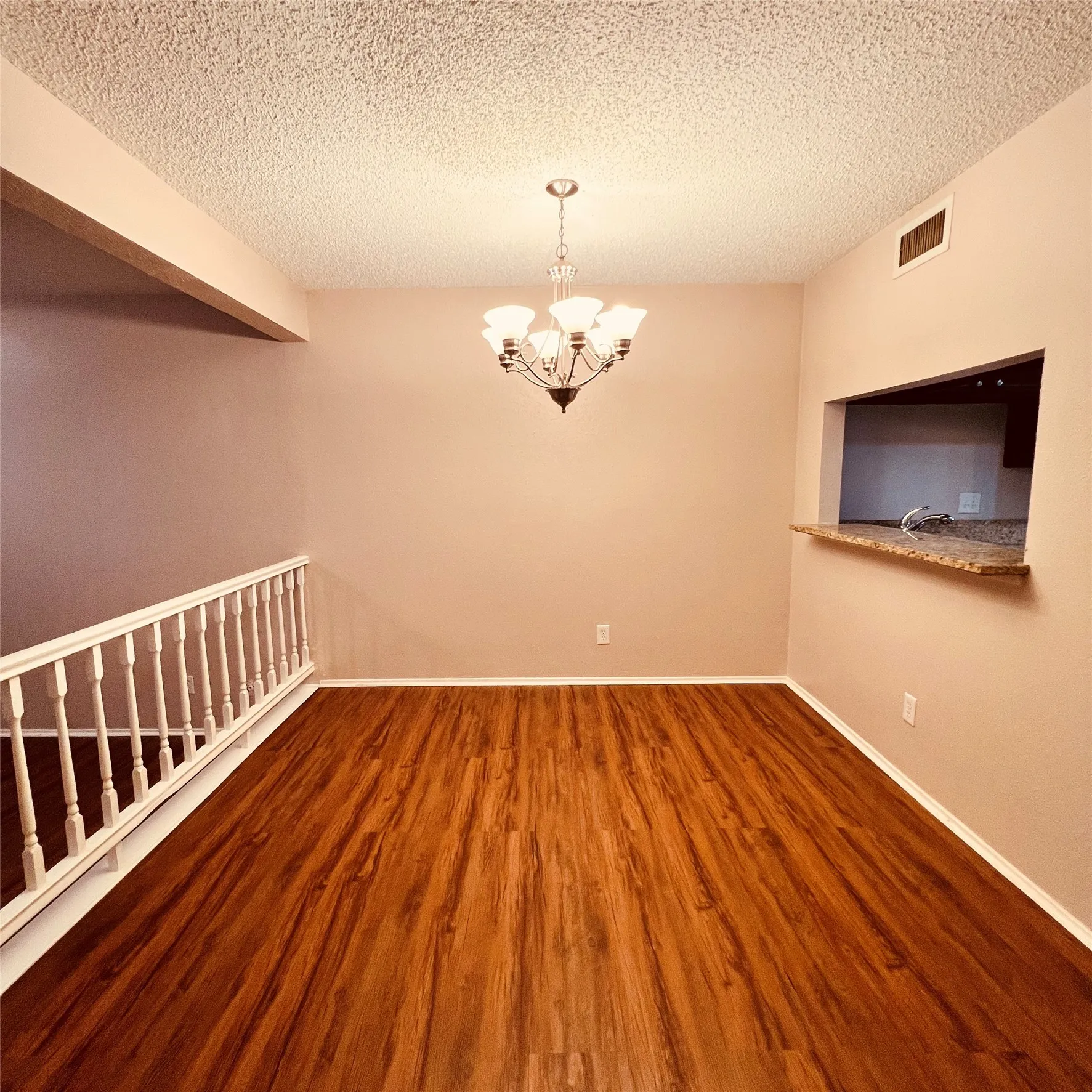 Condominium For Rent in Dallas County , 3635 Garden Brook Drive 6300, Farmers Branch, Texas 75234, 2 Bedroom, 3 Bathroom, Garage spaces, 1,158 Sqft, built in 1983, mls#21393585, Real Estate Agent in Farmers Branch, Homes For Rent in Dallas county, Homes For Rent in Farmers Branch, Realtor in Farmers Branch Texas, Real Estate Brokerage Independent Realty Texas, Luminita Cordes Realtor