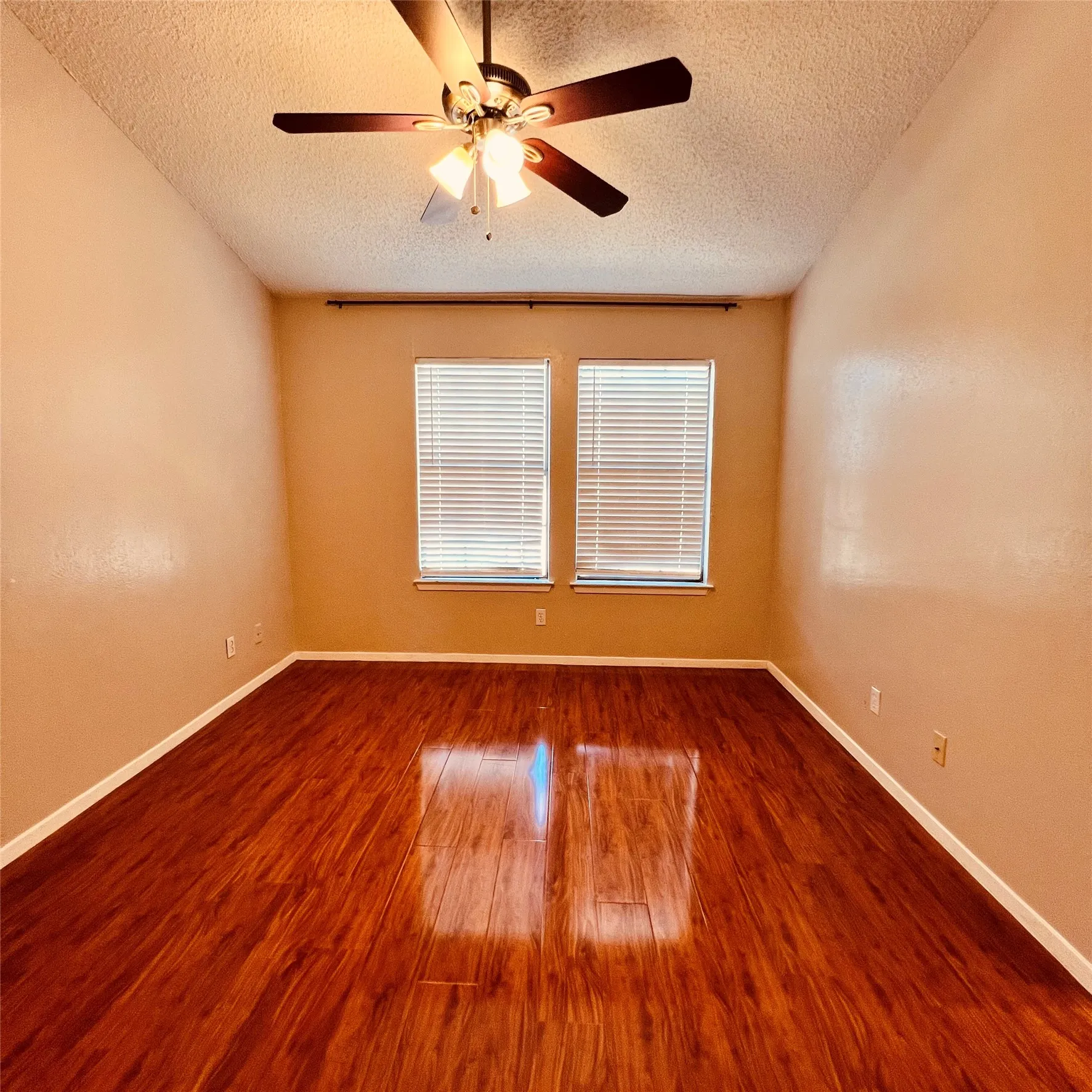 Condominium For Rent in Dallas County , 3635 Garden Brook Drive 6300, Farmers Branch, Texas 75234, 2 Bedroom, 3 Bathroom, Garage spaces, 1,158 Sqft, built in 1983, mls#21393585, Real Estate Agent in Farmers Branch, Homes For Rent in Dallas county, Homes For Rent in Farmers Branch, Realtor in Farmers Branch Texas, Real Estate Brokerage Independent Realty Texas, Luminita Cordes Realtor