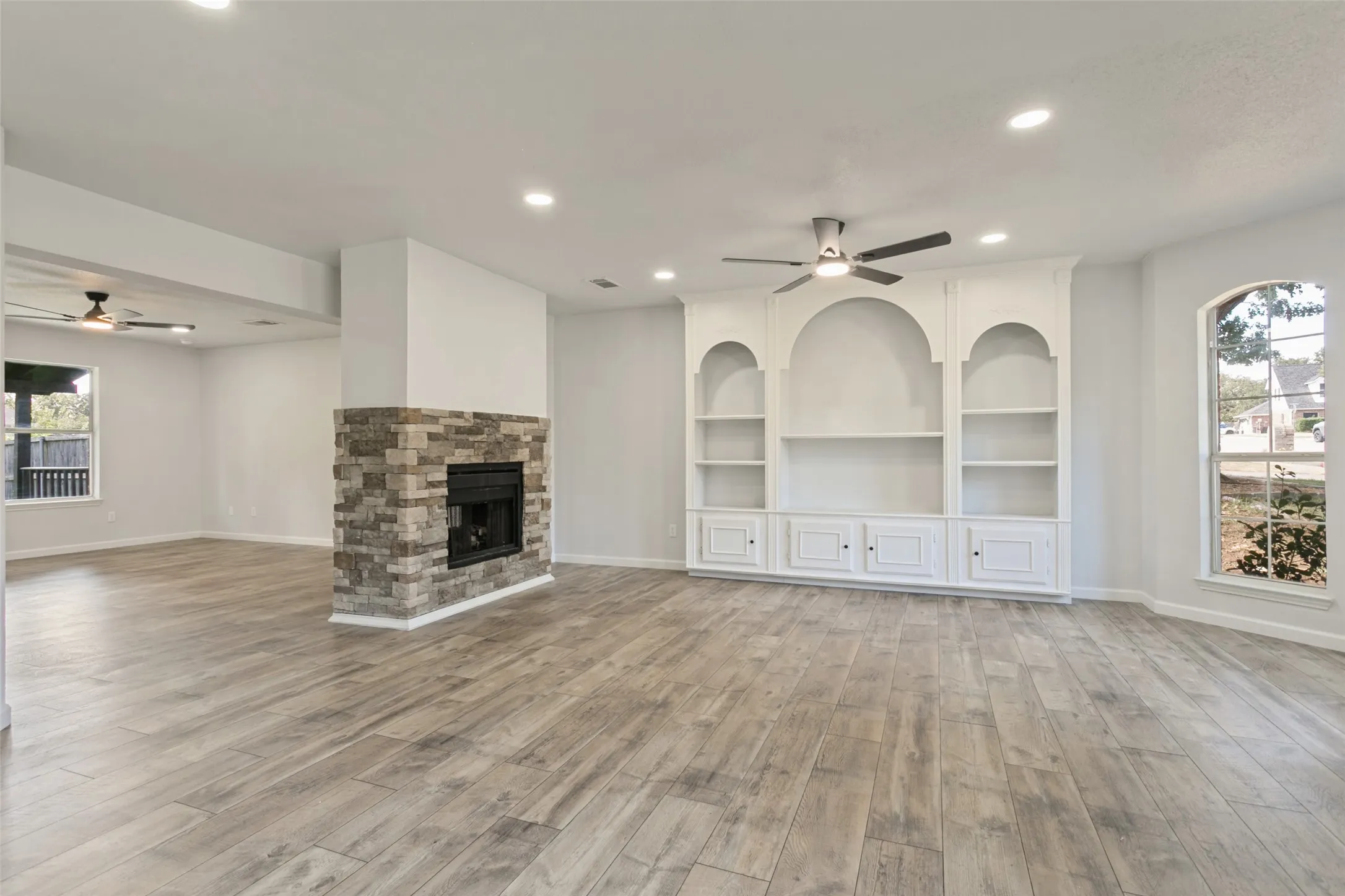 Single Family Residence For Sale in Denton County , 2107 Meadowview Drive, Corinth, Texas 76210, 4 Bedroom, 3 Bathroom, 2 Garage spaces, 3,056 Sqft, built in 1993, mls#21392544, Real Estate Agent in Corinth, Homes For Sale in Denton county, Homes For Sale in Corinth, Realtor in Corinth Texas, Real Estate Brokerage Independent Realty Texas, Luminita Cordes Realtor