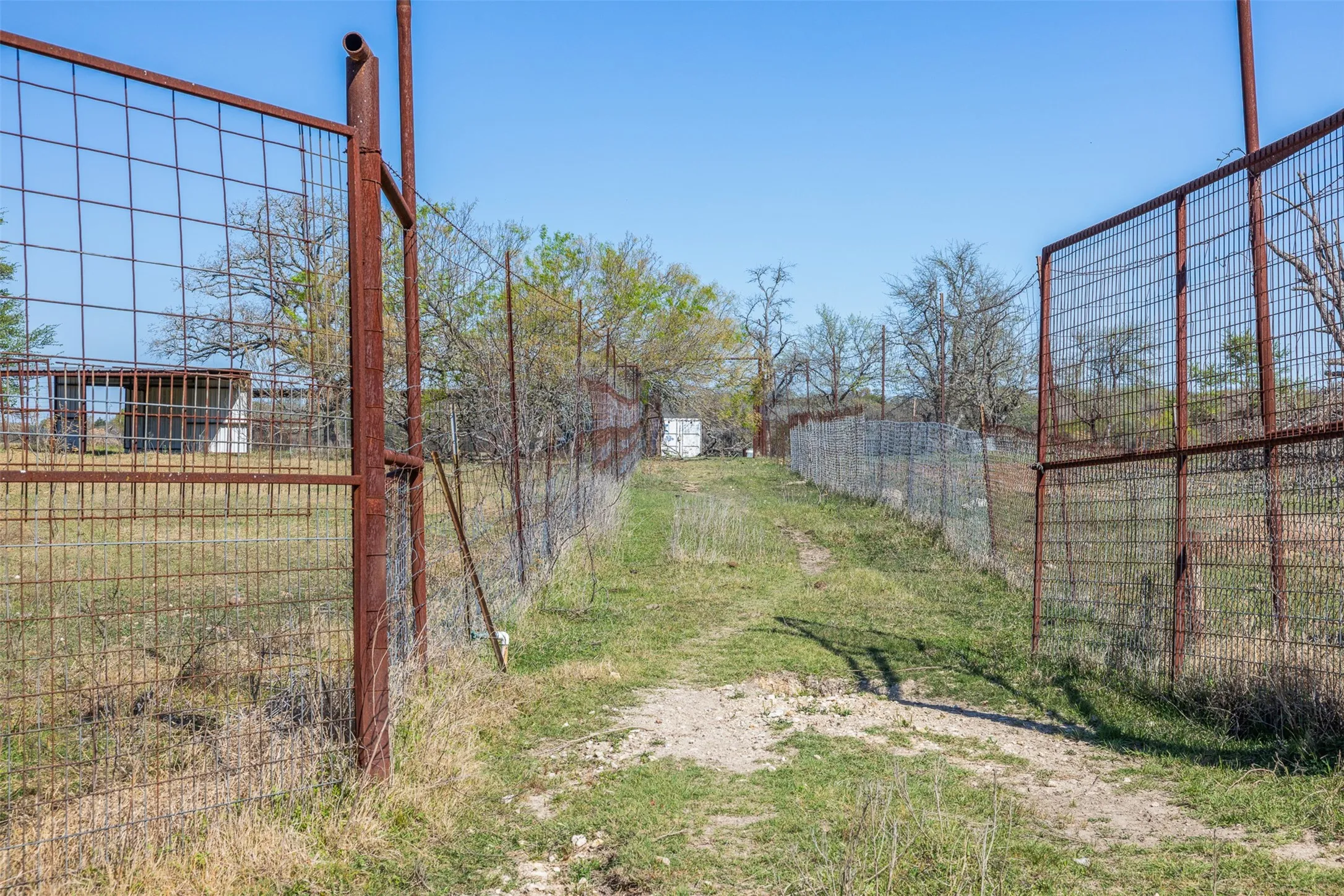 Ranch For Sale in Milam County , 2313 E US Highway 79, Rockdale, Texas 76567, 0, 0, Garage spaces, 0 Sqft, built in 2002, mls#21393590, Real Estate Agent in Rockdale, Homes For Sale in Milam county, Homes For Sale in Rockdale, Realtor in Rockdale Texas, Real Estate Brokerage Independent Realty Texas, Luminita Cordes Realtor