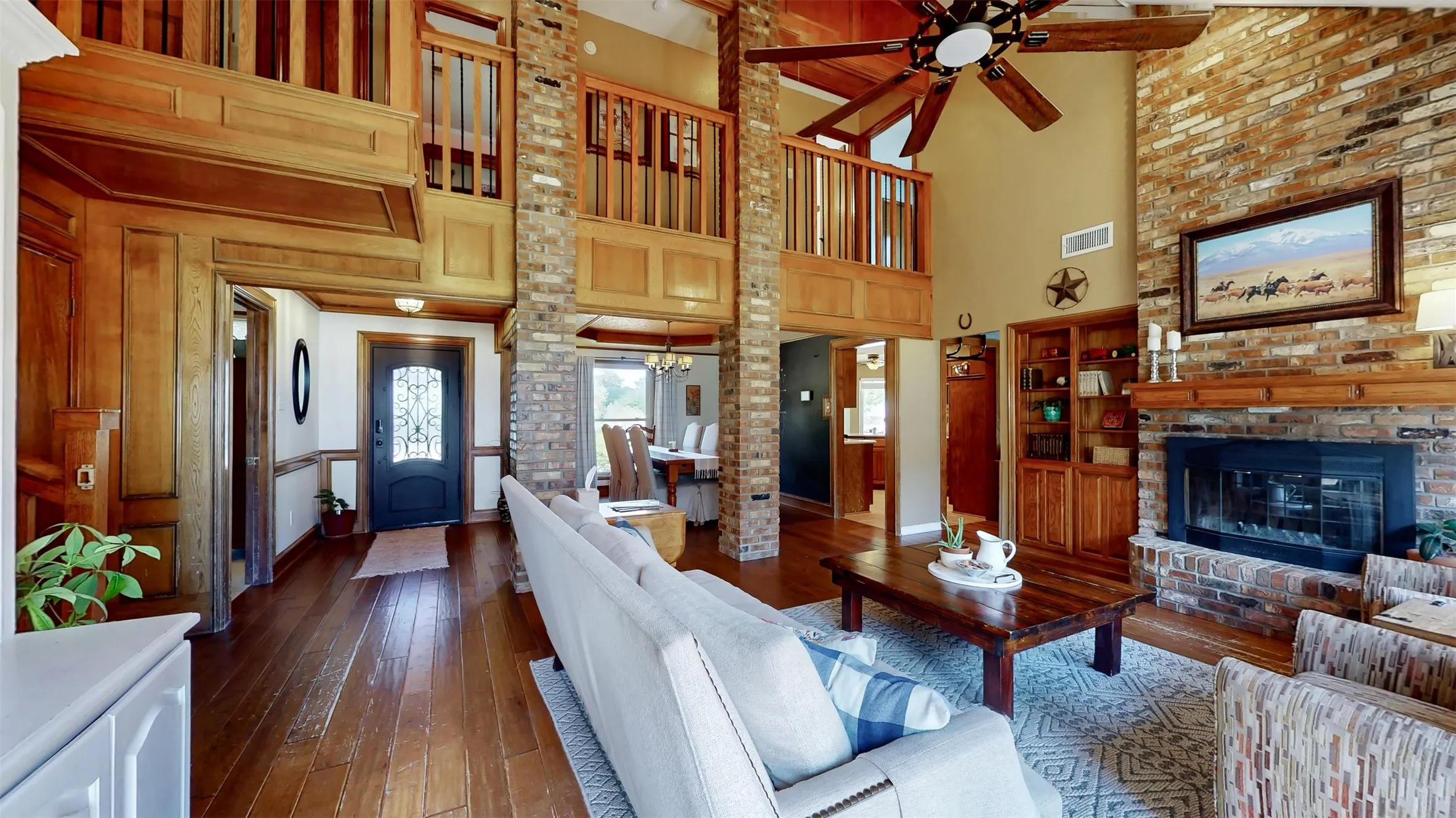 Single Family Residence For Sale in Denton County , 20 Creekmere Drive, Trophy Club, Texas 76262, 4 Bedroom, 3 Bathroom, 2 Garage spaces, 2,560 Sqft, built in 1984, mls#21392862, Real Estate Agent in Trophy Club, Homes For Sale in Denton county, Homes For Sale in Trophy Club, Realtor in Trophy Club Texas, Real Estate Brokerage Independent Realty Texas, Luminita Cordes Realtor