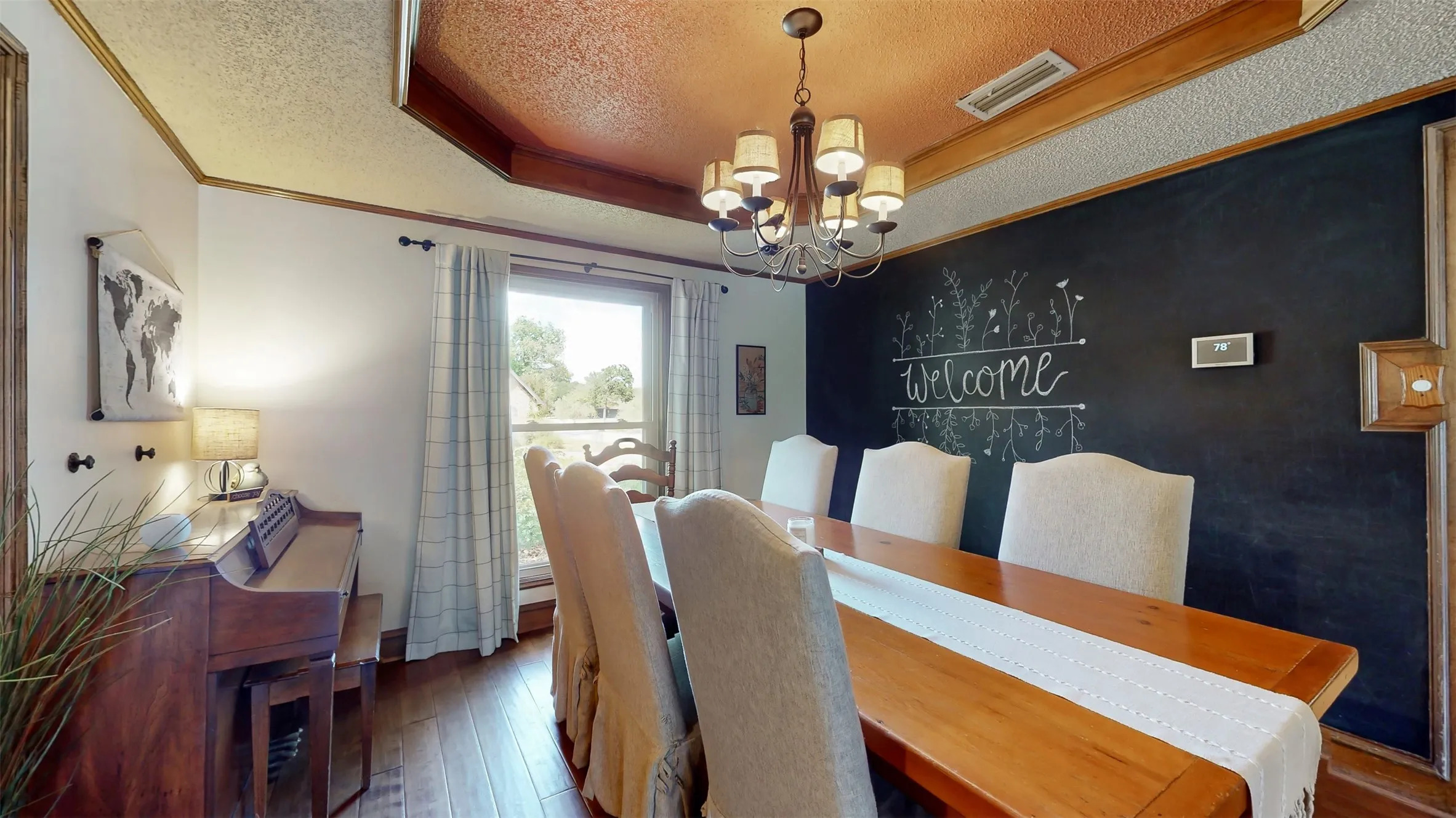 Single Family Residence For Sale in Denton County , 20 Creekmere Drive, Trophy Club, Texas 76262, 4 Bedroom, 3 Bathroom, 2 Garage spaces, 2,560 Sqft, built in 1984, mls#21392862, Real Estate Agent in Trophy Club, Homes For Sale in Denton county, Homes For Sale in Trophy Club, Realtor in Trophy Club Texas, Real Estate Brokerage Independent Realty Texas, Luminita Cordes Realtor