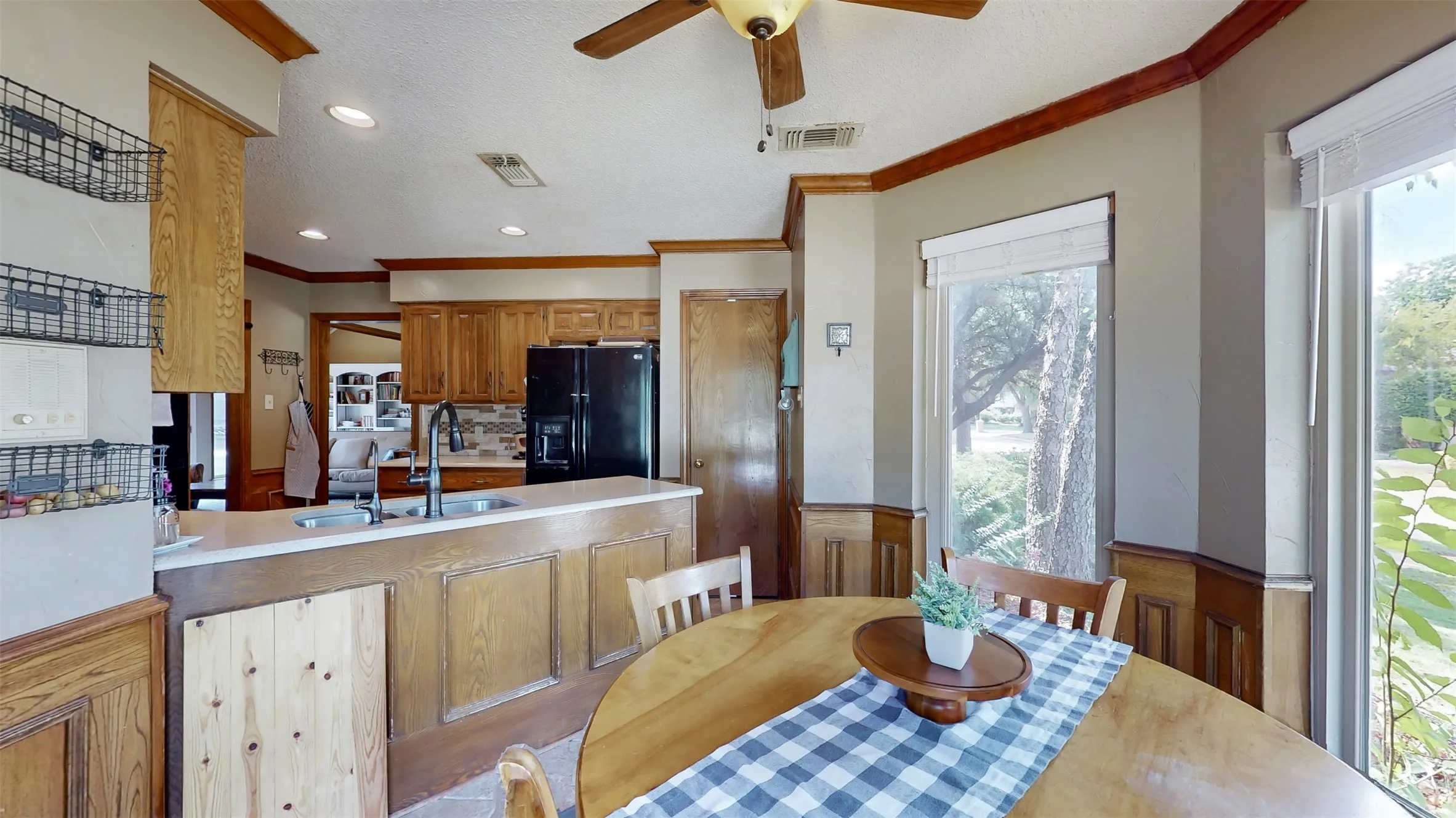 Single Family Residence For Sale in Denton County , 20 Creekmere Drive, Trophy Club, Texas 76262, 4 Bedroom, 3 Bathroom, 2 Garage spaces, 2,560 Sqft, built in 1984, mls#21392862, Real Estate Agent in Trophy Club, Homes For Sale in Denton county, Homes For Sale in Trophy Club, Realtor in Trophy Club Texas, Real Estate Brokerage Independent Realty Texas, Luminita Cordes Realtor