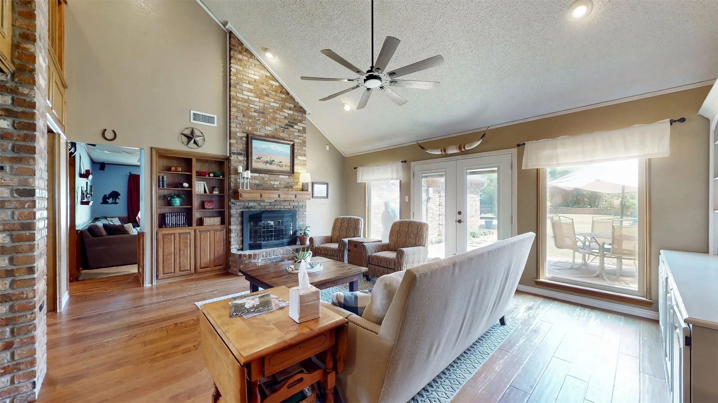 Single Family Residence For Sale in Denton County , 20 Creekmere Drive, Trophy Club, Texas 76262, 4 Bedroom, 3 Bathroom, 2 Garage spaces, 2,560 Sqft, built in 1984, mls#21392862, Real Estate Agent in Trophy Club, Homes For Sale in Denton county, Homes For Sale in Trophy Club, Realtor in Trophy Club Texas, Real Estate Brokerage Independent Realty Texas, Luminita Cordes Realtor