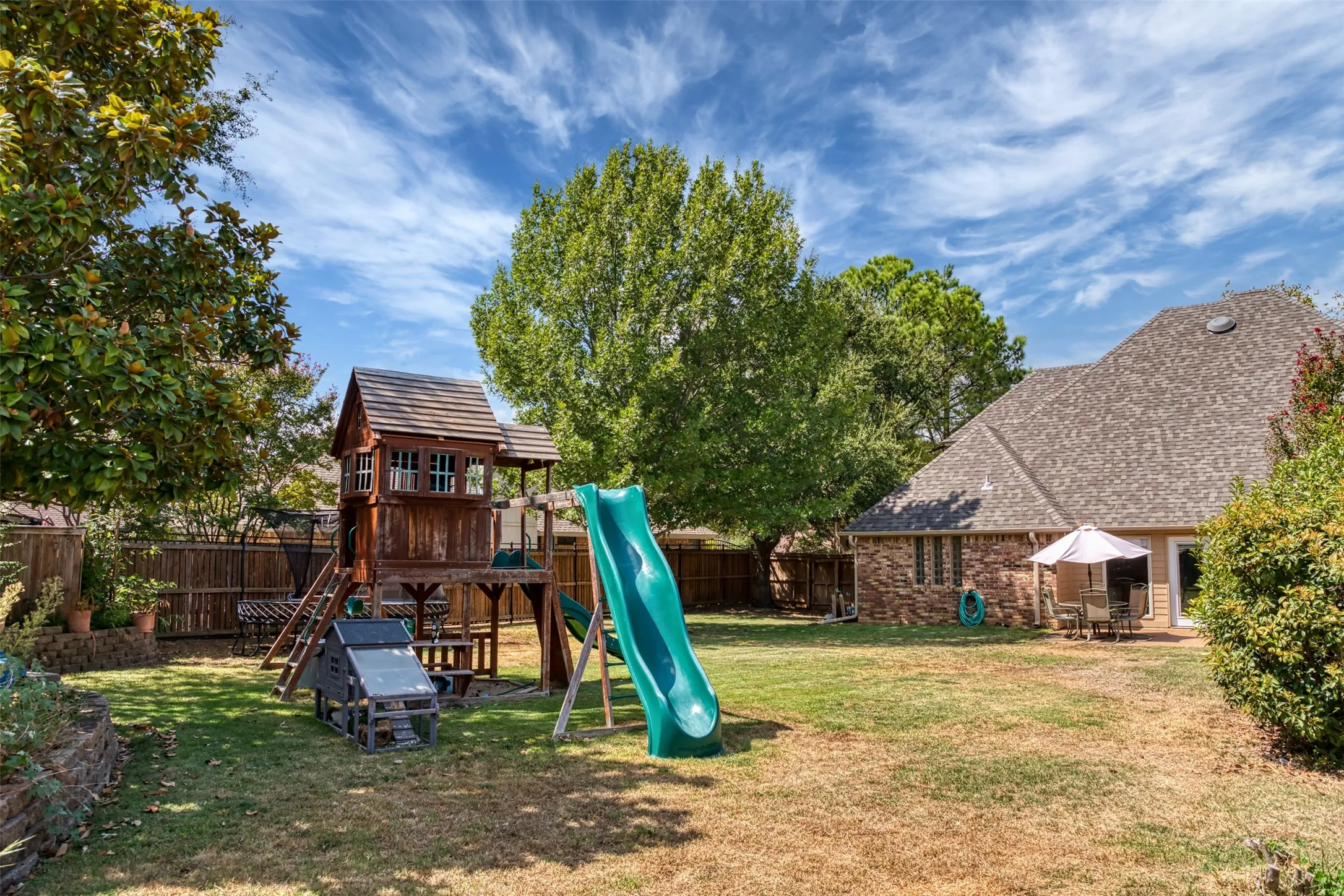 Single Family Residence For Sale in Denton County , 20 Creekmere Drive, Trophy Club, Texas 76262, 4 Bedroom, 3 Bathroom, 2 Garage spaces, 2,560 Sqft, built in 1984, mls#21392862, Real Estate Agent in Trophy Club, Homes For Sale in Denton county, Homes For Sale in Trophy Club, Realtor in Trophy Club Texas, Real Estate Brokerage Independent Realty Texas, Luminita Cordes Realtor