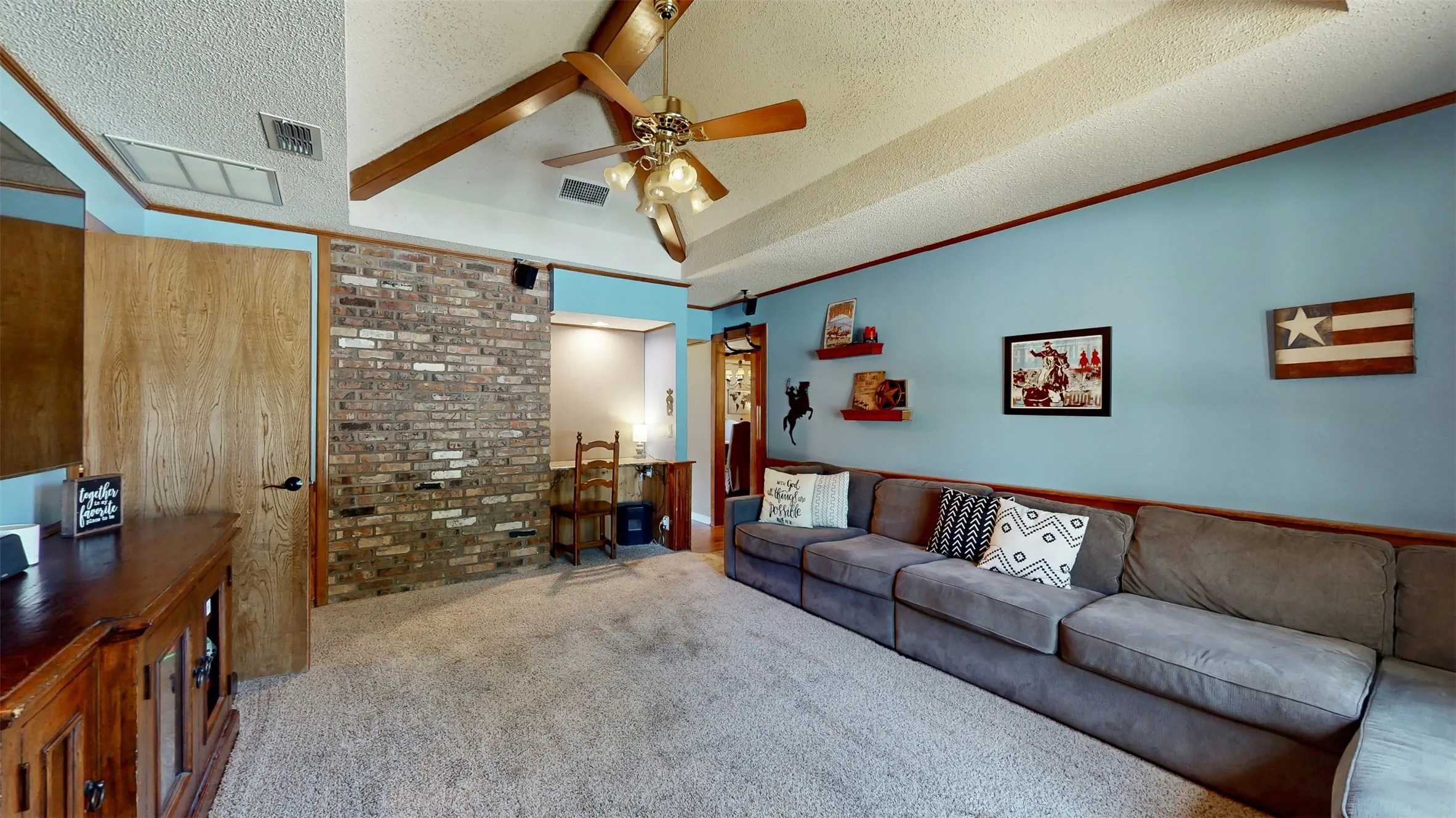 Single Family Residence For Sale in Denton County , 20 Creekmere Drive, Trophy Club, Texas 76262, 4 Bedroom, 3 Bathroom, 2 Garage spaces, 2,560 Sqft, built in 1984, mls#21392862, Real Estate Agent in Trophy Club, Homes For Sale in Denton county, Homes For Sale in Trophy Club, Realtor in Trophy Club Texas, Real Estate Brokerage Independent Realty Texas, Luminita Cordes Realtor