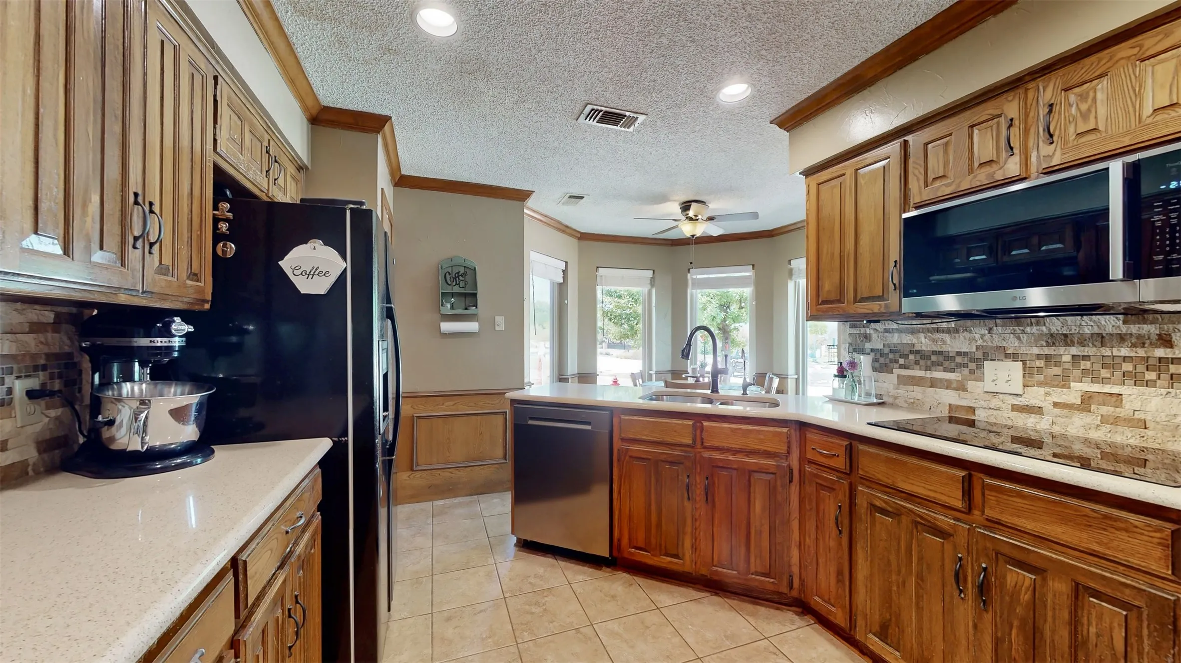 Single Family Residence For Sale in Denton County , 20 Creekmere Drive, Trophy Club, Texas 76262, 4 Bedroom, 3 Bathroom, 2 Garage spaces, 2,560 Sqft, built in 1984, mls#21392862, Real Estate Agent in Trophy Club, Homes For Sale in Denton county, Homes For Sale in Trophy Club, Realtor in Trophy Club Texas, Real Estate Brokerage Independent Realty Texas, Luminita Cordes Realtor