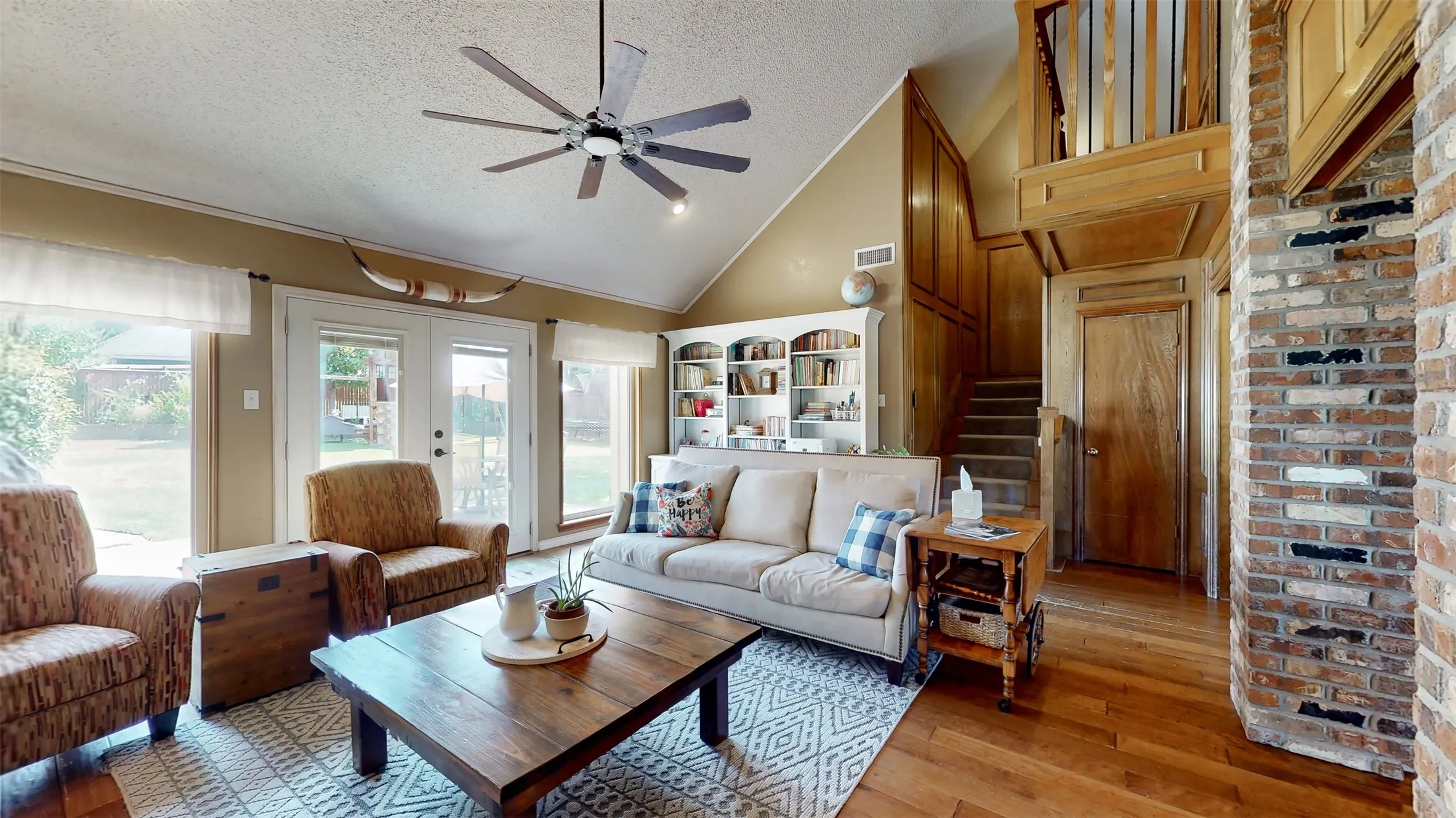 Single Family Residence For Sale in Denton County , 20 Creekmere Drive, Trophy Club, Texas 76262, 4 Bedroom, 3 Bathroom, 2 Garage spaces, 2,560 Sqft, built in 1984, mls#21392862, Real Estate Agent in Trophy Club, Homes For Sale in Denton county, Homes For Sale in Trophy Club, Realtor in Trophy Club Texas, Real Estate Brokerage Independent Realty Texas, Luminita Cordes Realtor