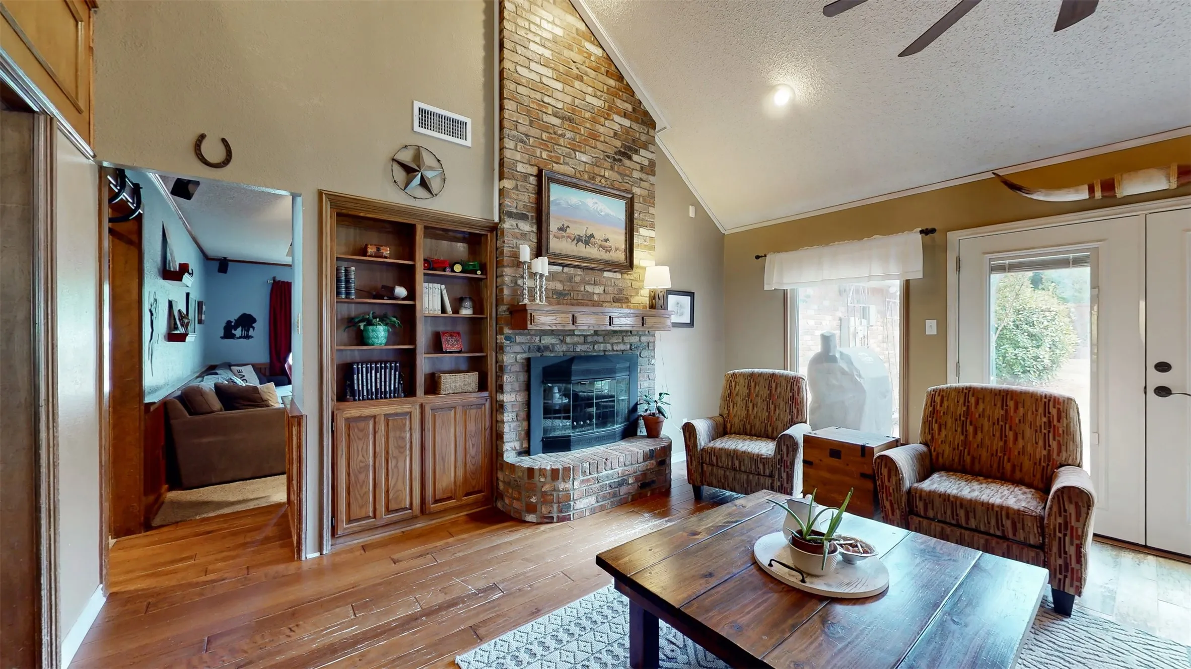 Single Family Residence For Sale in Denton County , 20 Creekmere Drive, Trophy Club, Texas 76262, 4 Bedroom, 3 Bathroom, 2 Garage spaces, 2,560 Sqft, built in 1984, mls#21392862, Real Estate Agent in Trophy Club, Homes For Sale in Denton county, Homes For Sale in Trophy Club, Realtor in Trophy Club Texas, Real Estate Brokerage Independent Realty Texas, Luminita Cordes Realtor