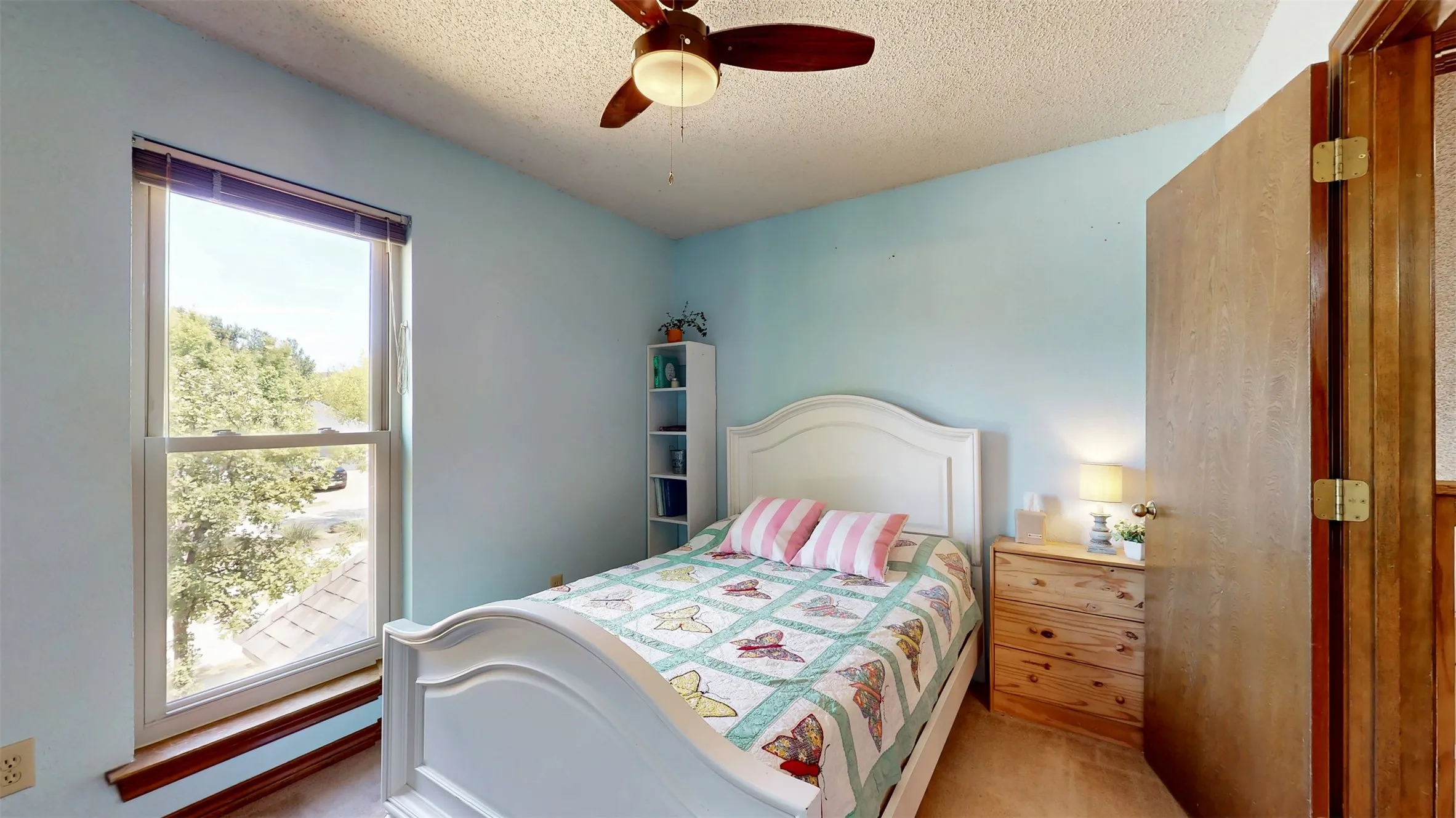 Single Family Residence For Sale in Denton County , 20 Creekmere Drive, Trophy Club, Texas 76262, 4 Bedroom, 3 Bathroom, 2 Garage spaces, 2,560 Sqft, built in 1984, mls#21392862, Real Estate Agent in Trophy Club, Homes For Sale in Denton county, Homes For Sale in Trophy Club, Realtor in Trophy Club Texas, Real Estate Brokerage Independent Realty Texas, Luminita Cordes Realtor