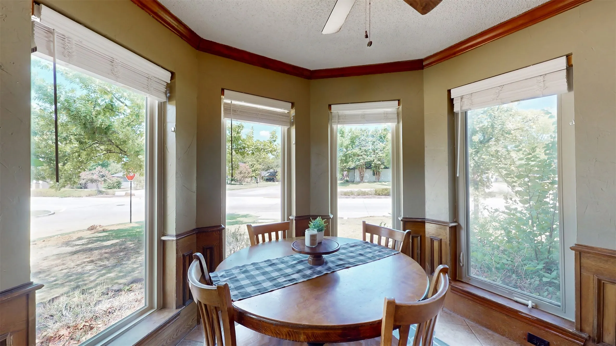 Single Family Residence For Sale in Denton County , 20 Creekmere Drive, Trophy Club, Texas 76262, 4 Bedroom, 3 Bathroom, 2 Garage spaces, 2,560 Sqft, built in 1984, mls#21392862, Real Estate Agent in Trophy Club, Homes For Sale in Denton county, Homes For Sale in Trophy Club, Realtor in Trophy Club Texas, Real Estate Brokerage Independent Realty Texas, Luminita Cordes Realtor