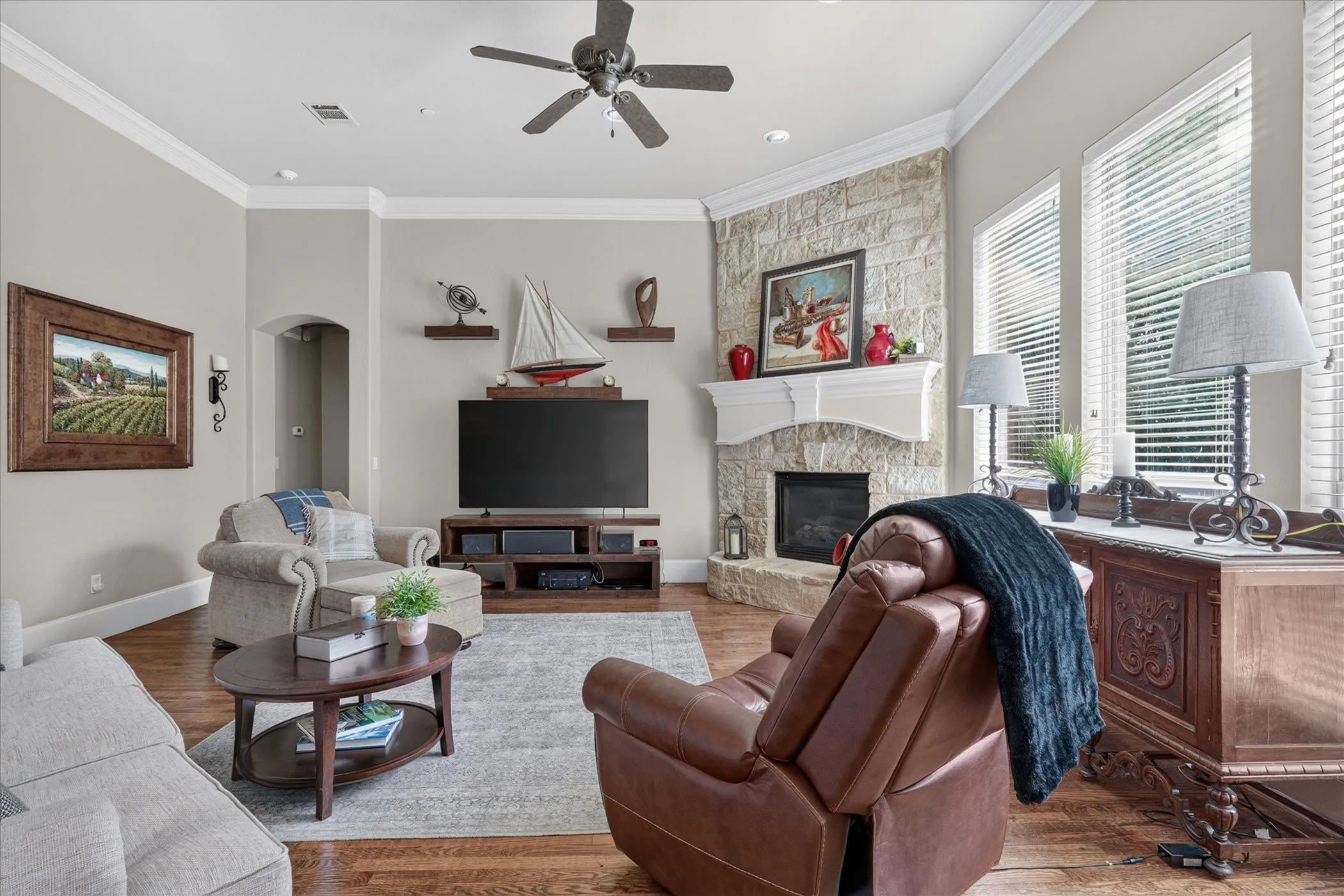 Single Family Residence For Sale in Tarrant County , 2824 Cotswold Court, Keller, Texas 76248, 3 Bedroom, 3 Bathroom, 2 Garage spaces, 2,611 Sqft, built in 2007, mls#21379318, Real Estate Agent in Keller, Homes For Sale in Tarrant county, Homes For Sale in Keller, Realtor in Keller Texas, Real Estate Brokerage Independent Realty Texas, Luminita Cordes Realtor