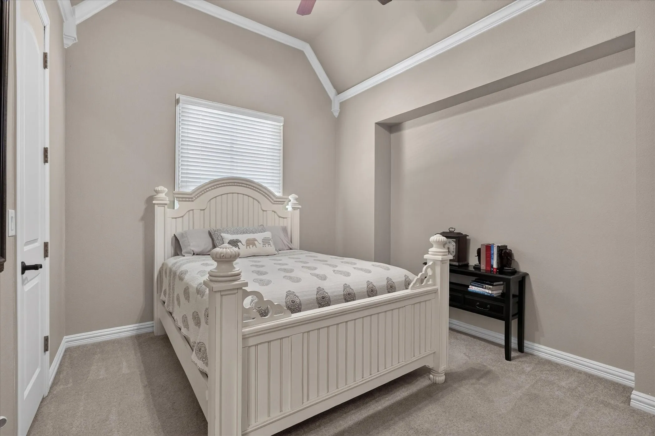 Single Family Residence For Sale in Tarrant County , 2824 Cotswold Court, Keller, Texas 76248, 3 Bedroom, 3 Bathroom, 2 Garage spaces, 2,611 Sqft, built in 2007, mls#21379318, Real Estate Agent in Keller, Homes For Sale in Tarrant county, Homes For Sale in Keller, Realtor in Keller Texas, Real Estate Brokerage Independent Realty Texas, Luminita Cordes Realtor