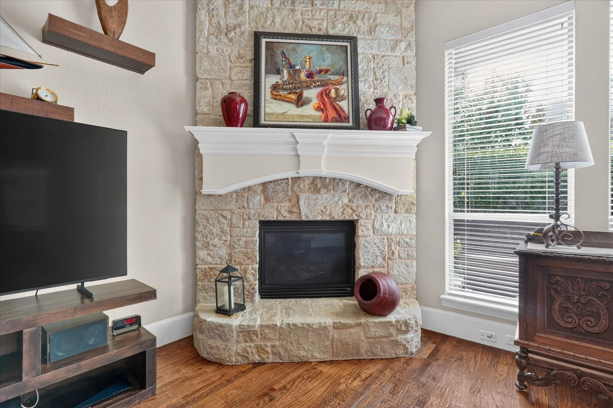 Single Family Residence For Sale in Tarrant County , 2824 Cotswold Court, Keller, Texas 76248, 3 Bedroom, 3 Bathroom, 2 Garage spaces, 2,611 Sqft, built in 2007, mls#21379318, Real Estate Agent in Keller, Homes For Sale in Tarrant county, Homes For Sale in Keller, Realtor in Keller Texas, Real Estate Brokerage Independent Realty Texas, Luminita Cordes Realtor