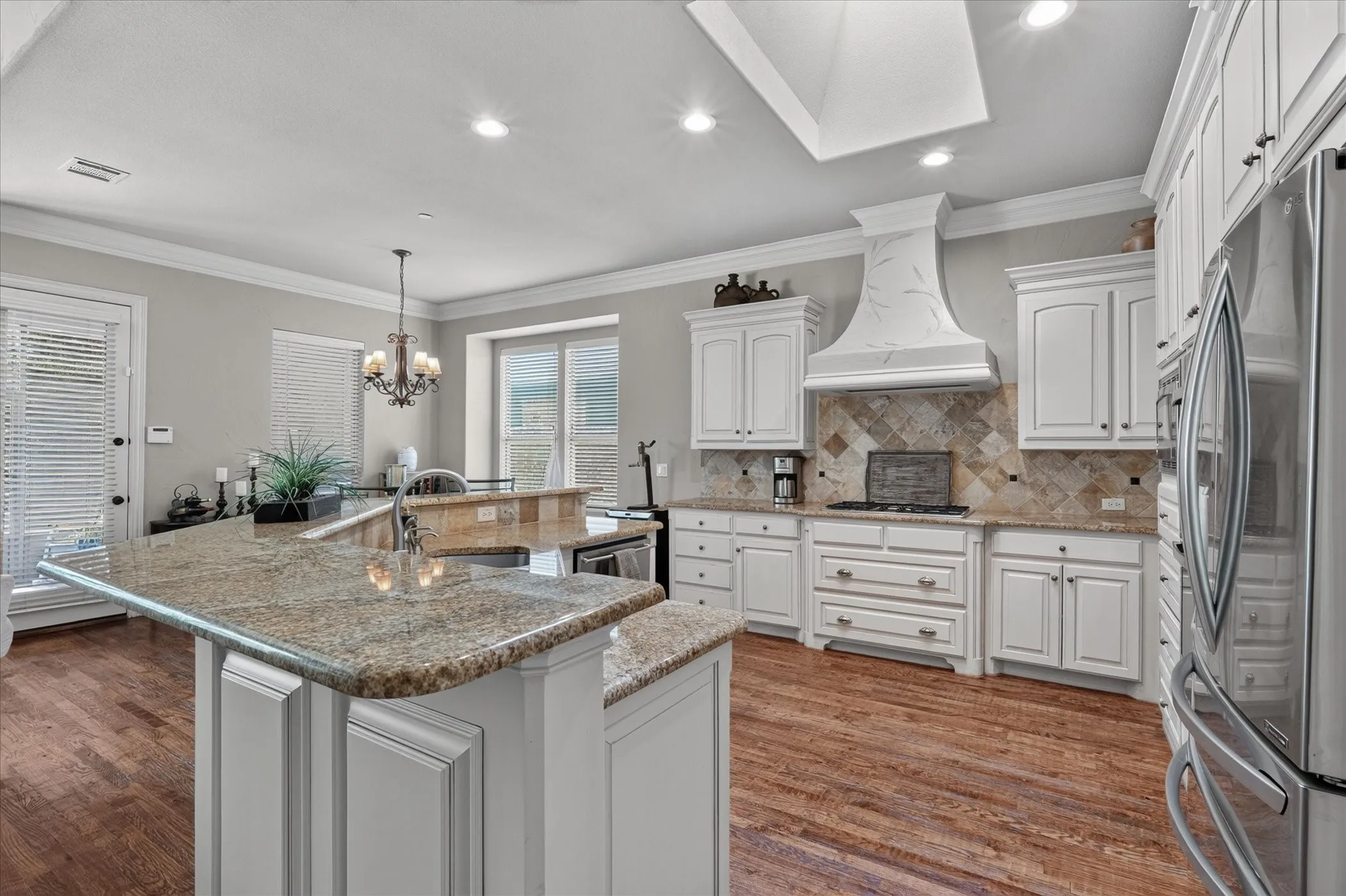 Single Family Residence For Sale in Tarrant County , 2824 Cotswold Court, Keller, Texas 76248, 3 Bedroom, 3 Bathroom, 2 Garage spaces, 2,611 Sqft, built in 2007, mls#21379318, Real Estate Agent in Keller, Homes For Sale in Tarrant county, Homes For Sale in Keller, Realtor in Keller Texas, Real Estate Brokerage Independent Realty Texas, Luminita Cordes Realtor