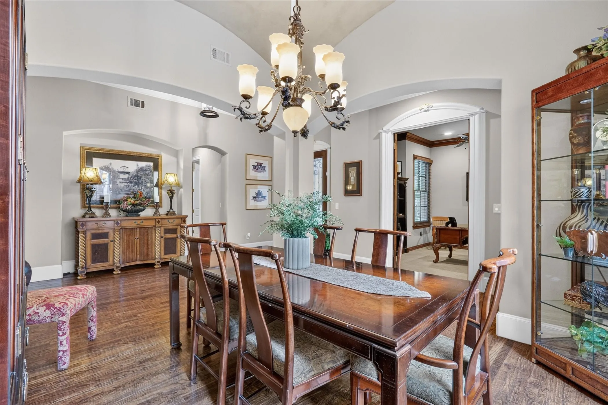Single Family Residence For Sale in Tarrant County , 2824 Cotswold Court, Keller, Texas 76248, 3 Bedroom, 3 Bathroom, 2 Garage spaces, 2,611 Sqft, built in 2007, mls#21379318, Real Estate Agent in Keller, Homes For Sale in Tarrant county, Homes For Sale in Keller, Realtor in Keller Texas, Real Estate Brokerage Independent Realty Texas, Luminita Cordes Realtor