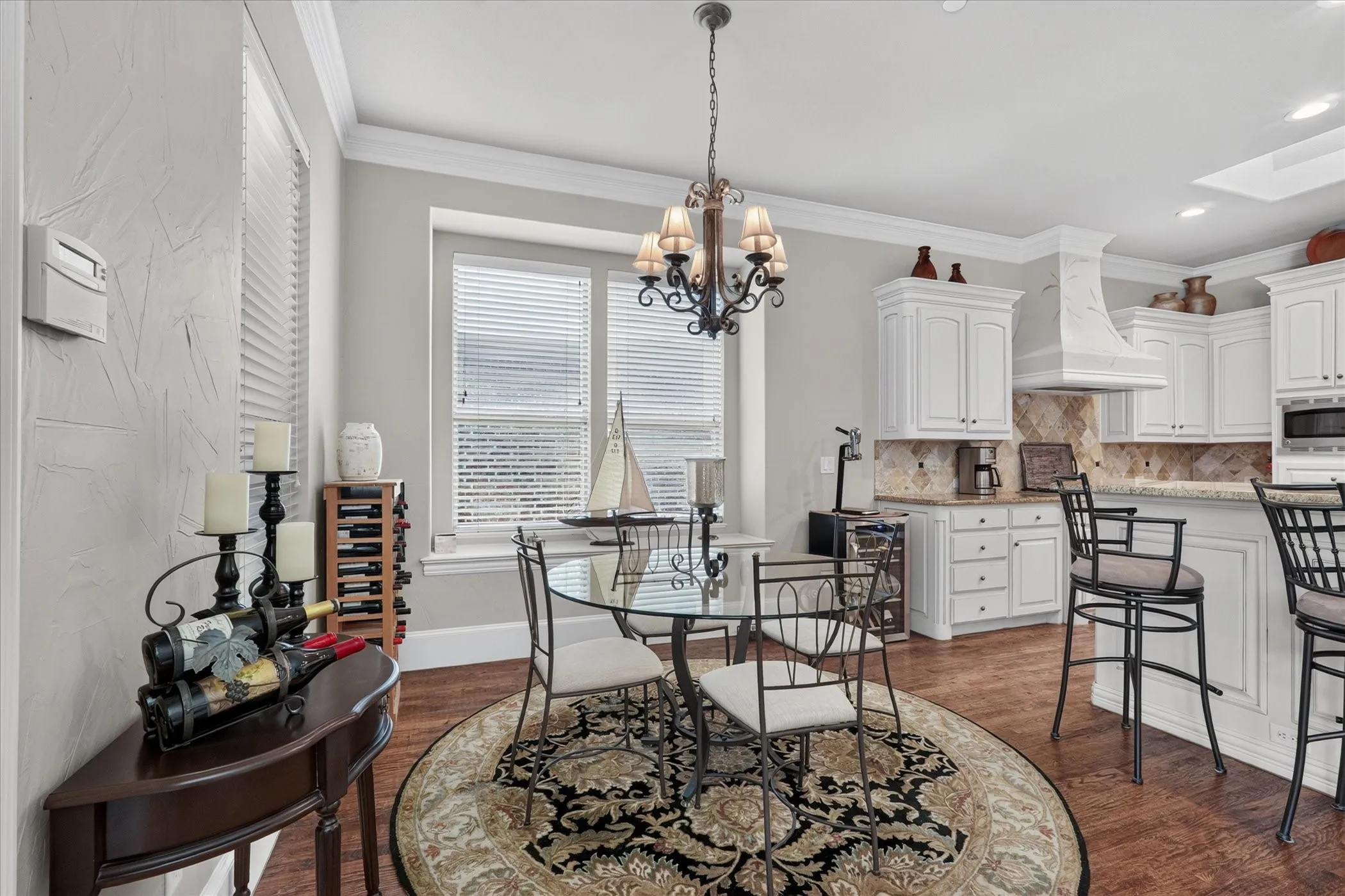 Single Family Residence For Sale in Tarrant County , 2824 Cotswold Court, Keller, Texas 76248, 3 Bedroom, 3 Bathroom, 2 Garage spaces, 2,611 Sqft, built in 2007, mls#21379318, Real Estate Agent in Keller, Homes For Sale in Tarrant county, Homes For Sale in Keller, Realtor in Keller Texas, Real Estate Brokerage Independent Realty Texas, Luminita Cordes Realtor