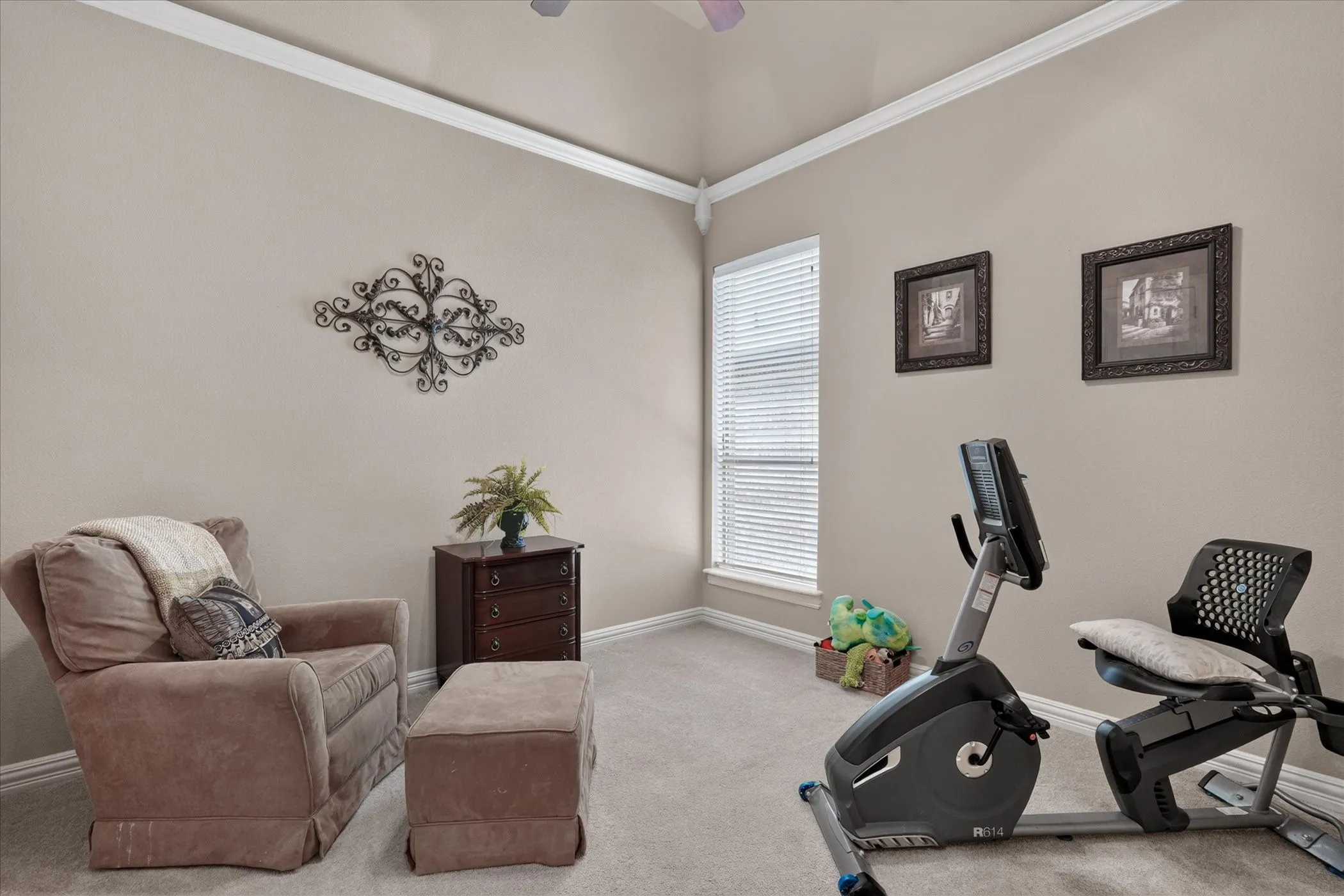 Single Family Residence For Sale in Tarrant County , 2824 Cotswold Court, Keller, Texas 76248, 3 Bedroom, 3 Bathroom, 2 Garage spaces, 2,611 Sqft, built in 2007, mls#21379318, Real Estate Agent in Keller, Homes For Sale in Tarrant county, Homes For Sale in Keller, Realtor in Keller Texas, Real Estate Brokerage Independent Realty Texas, Luminita Cordes Realtor