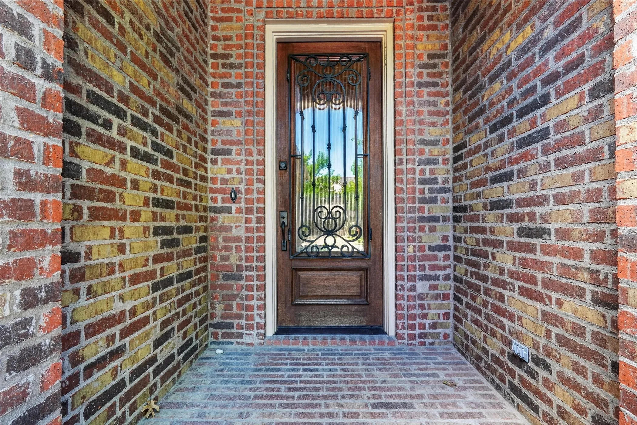 Single Family Residence For Sale in Tarrant County , 2824 Cotswold Court, Keller, Texas 76248, 3 Bedroom, 3 Bathroom, 2 Garage spaces, 2,611 Sqft, built in 2007, mls#21379318, Real Estate Agent in Keller, Homes For Sale in Tarrant county, Homes For Sale in Keller, Realtor in Keller Texas, Real Estate Brokerage Independent Realty Texas, Luminita Cordes Realtor