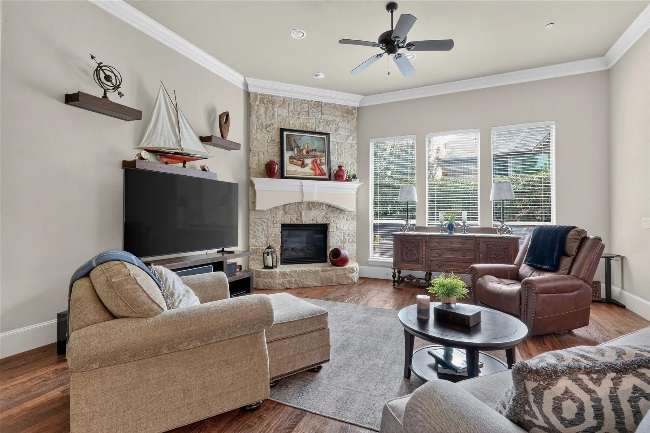 Single Family Residence For Sale in Tarrant County , 2824 Cotswold Court, Keller, Texas 76248, 3 Bedroom, 3 Bathroom, 2 Garage spaces, 2,611 Sqft, built in 2007, mls#21379318, Real Estate Agent in Keller, Homes For Sale in Tarrant county, Homes For Sale in Keller, Realtor in Keller Texas, Real Estate Brokerage Independent Realty Texas, Luminita Cordes Realtor
