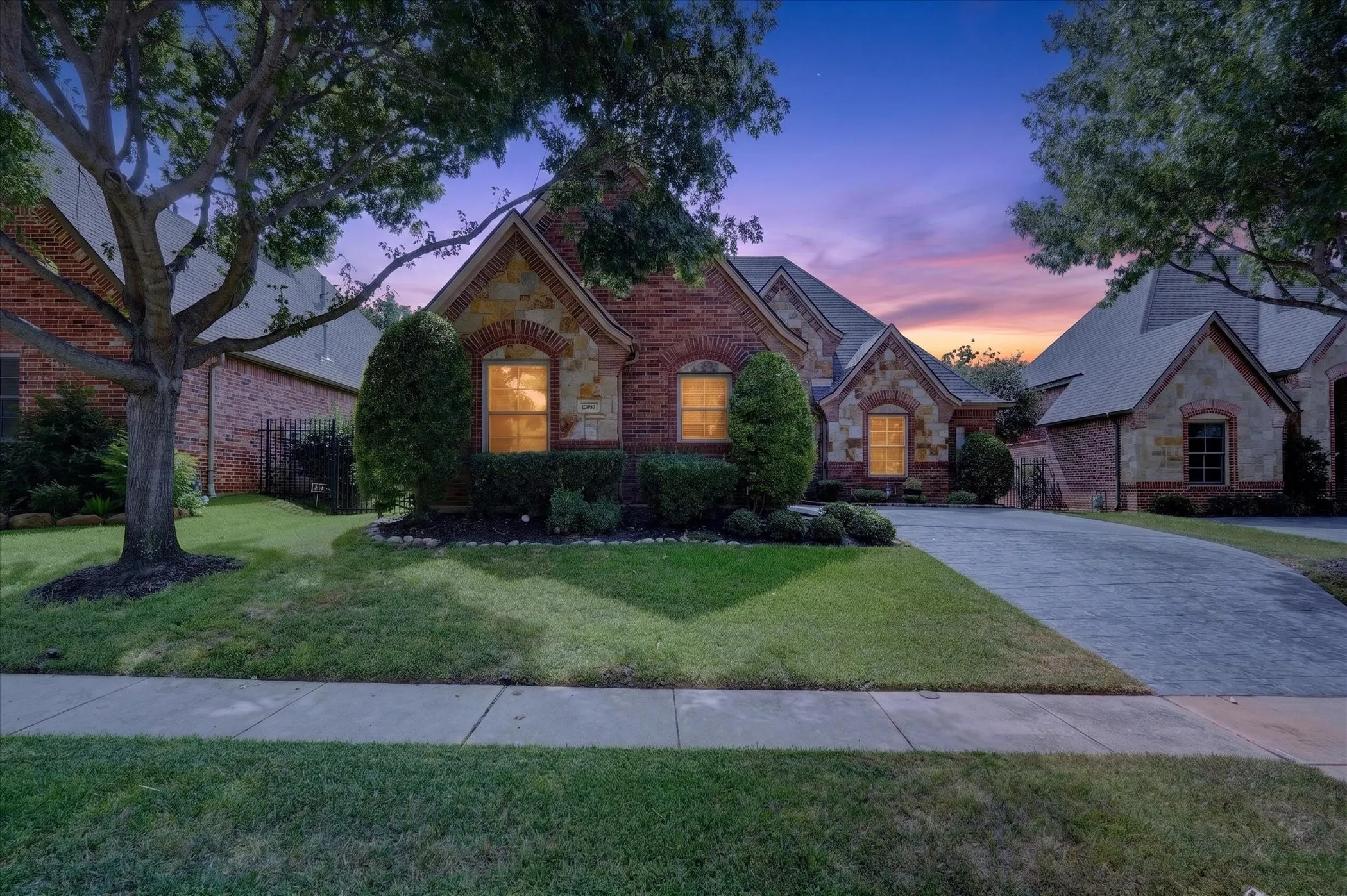 Single Family Residence For Sale in Tarrant County , 2824 Cotswold Court, Keller, Texas 76248, 3 Bedroom, 3 Bathroom, 2 Garage spaces, 2,611 Sqft, built in 2007, mls#21379318, Real Estate Agent in Keller, Homes For Sale in Tarrant county, Homes For Sale in Keller, Realtor in Keller Texas, Real Estate Brokerage Independent Realty Texas, Luminita Cordes Realtor