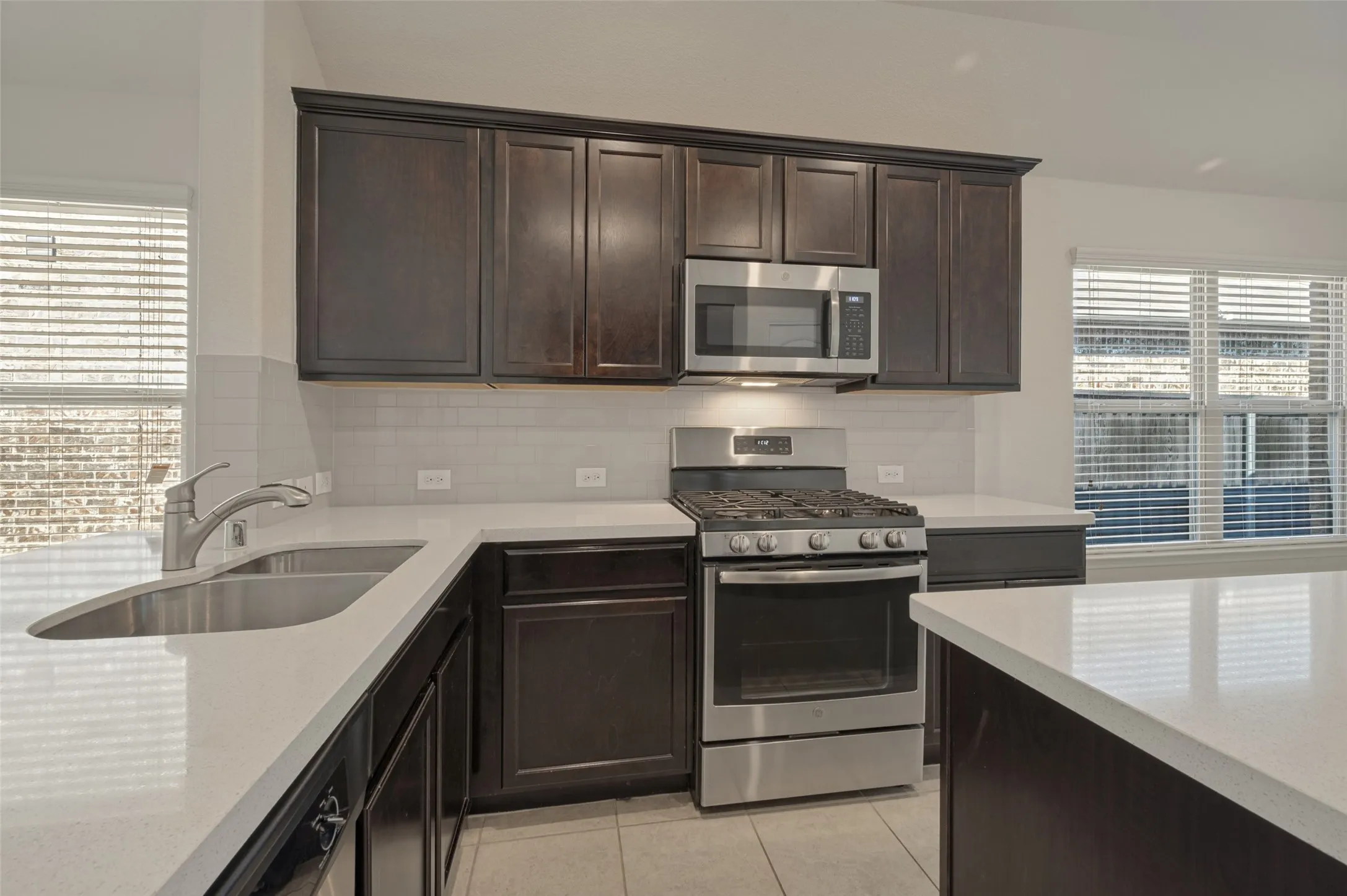 Single Family Residence For Sale in Denton County , 2445 Dolostone Drive, Little Elm, Texas 76227, 3 Bedroom, 2 Bathroom, 2 Garage spaces, 1,367 Sqft, built in 2018, mls#21392560, Real Estate Agent in Little Elm, Homes For Sale in Denton county, Homes For Sale in Little Elm, Realtor in Little Elm Texas, Real Estate Brokerage Independent Realty Texas, Luminita Cordes Realtor