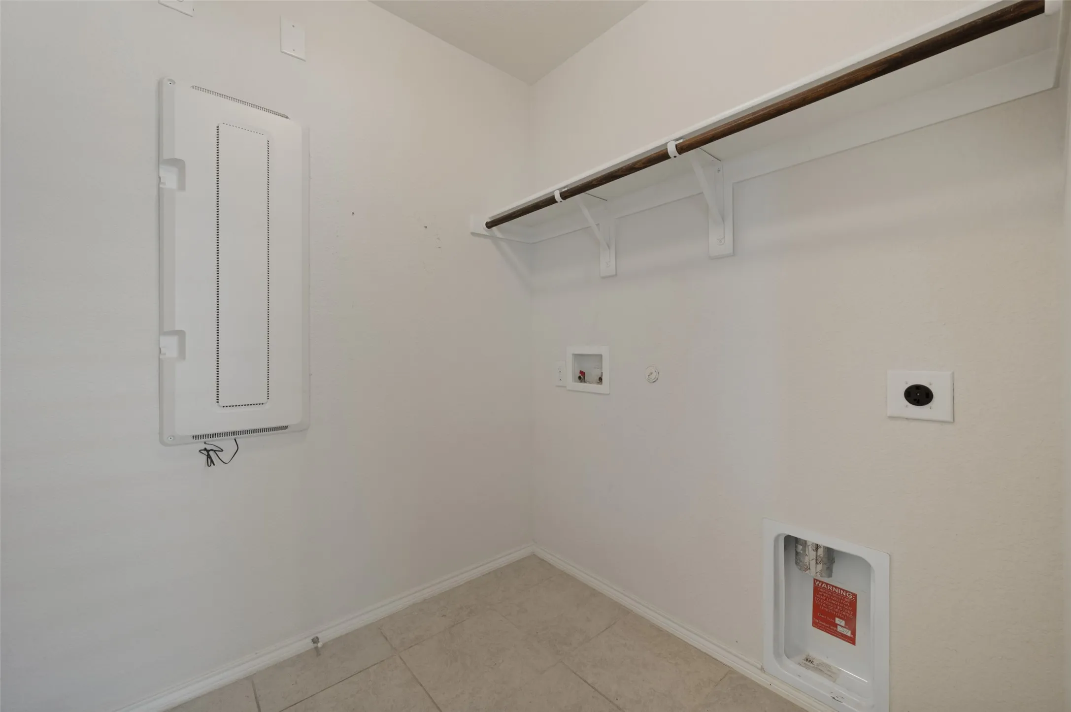 Single Family Residence For Sale in Denton County , 2445 Dolostone Drive, Little Elm, Texas 76227, 3 Bedroom, 2 Bathroom, 2 Garage spaces, 1,367 Sqft, built in 2018, mls#21392560, Real Estate Agent in Little Elm, Homes For Sale in Denton county, Homes For Sale in Little Elm, Realtor in Little Elm Texas, Real Estate Brokerage Independent Realty Texas, Luminita Cordes Realtor