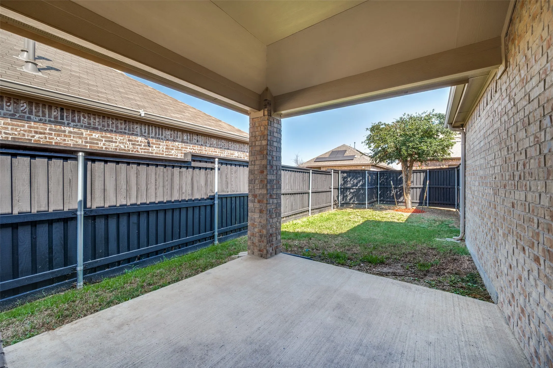 Single Family Residence For Sale in Denton County , 2445 Dolostone Drive, Little Elm, Texas 76227, 3 Bedroom, 2 Bathroom, 2 Garage spaces, 1,367 Sqft, built in 2018, mls#21392560, Real Estate Agent in Little Elm, Homes For Sale in Denton county, Homes For Sale in Little Elm, Realtor in Little Elm Texas, Real Estate Brokerage Independent Realty Texas, Luminita Cordes Realtor