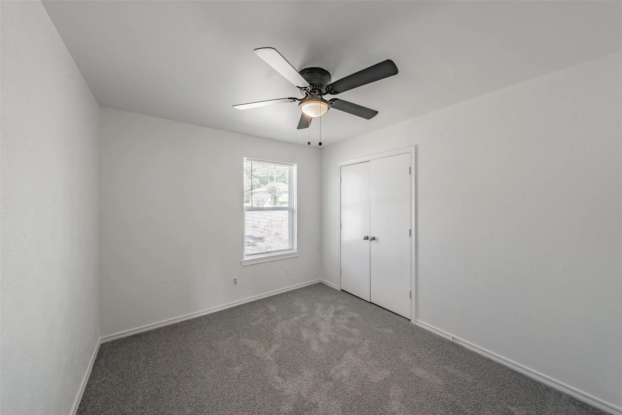 Single Family Residence For Rent in Dallas County , 5812 Regatta Circle, Dallas, Texas 75232, 3 Bedroom, 2 Bathroom, 2 Garage spaces, 1,303 Sqft, built in 1982, mls#21393603, Real Estate Agent in Dallas, Homes For Rent in Dallas county, Homes For Rent in Dallas, Realtor in Dallas Texas, Real Estate Brokerage Independent Realty Texas, Luminita Cordes Realtor